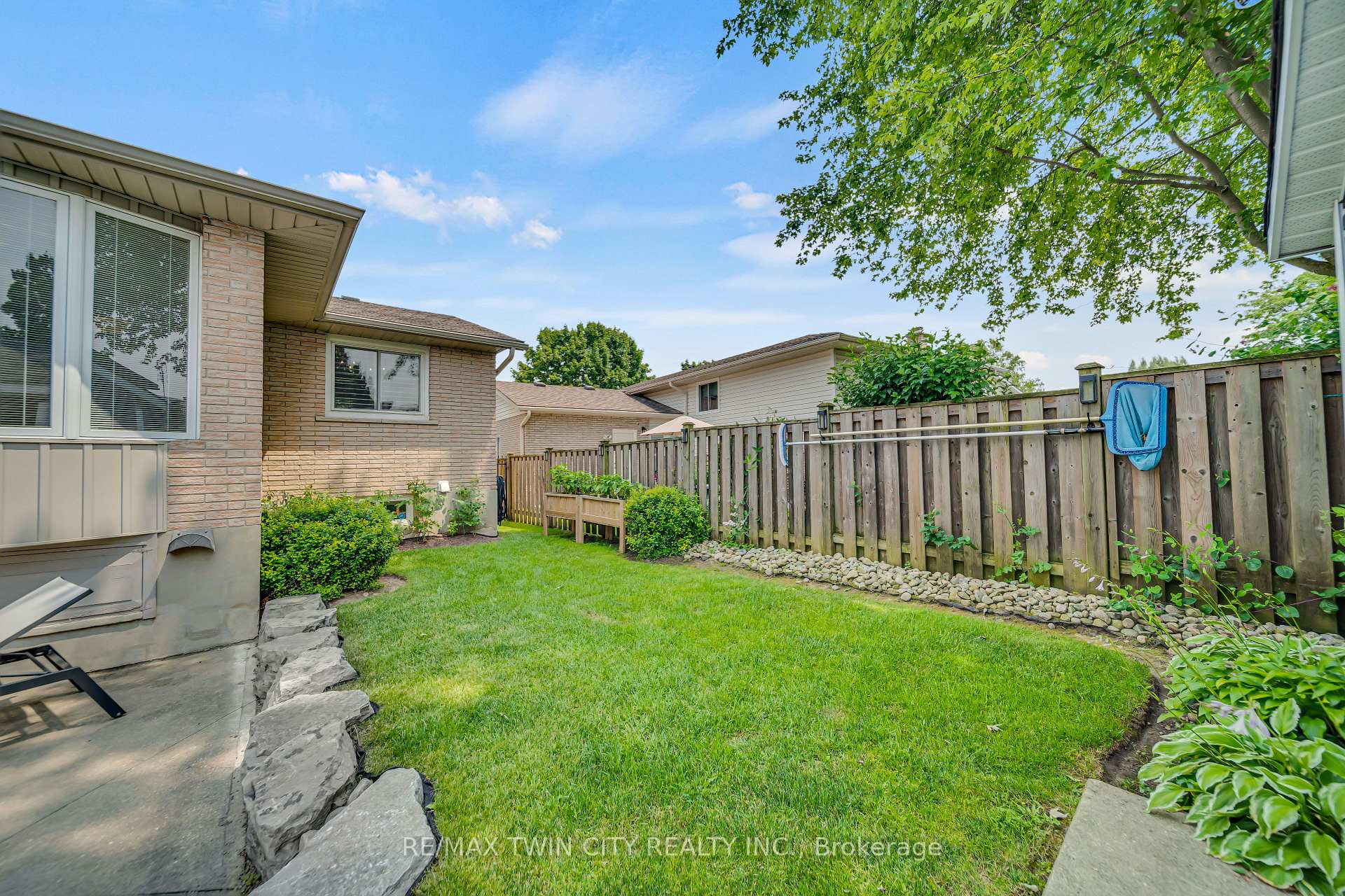 Photo 39 of 126 Winding Way, Kitchener — HOMEH