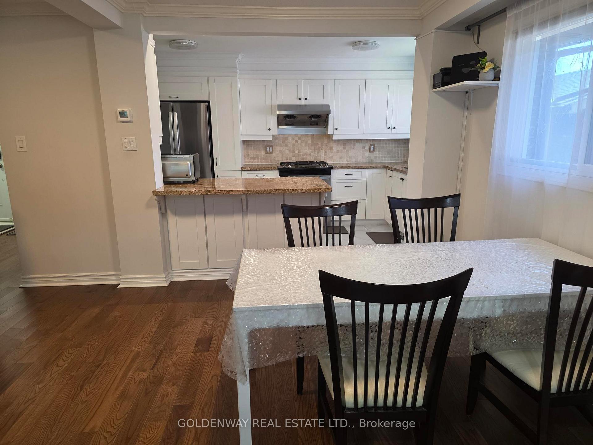Photo 5 of 129 Major Buttons Drive, Markham, Sherwood-Amberglen — HOMEH