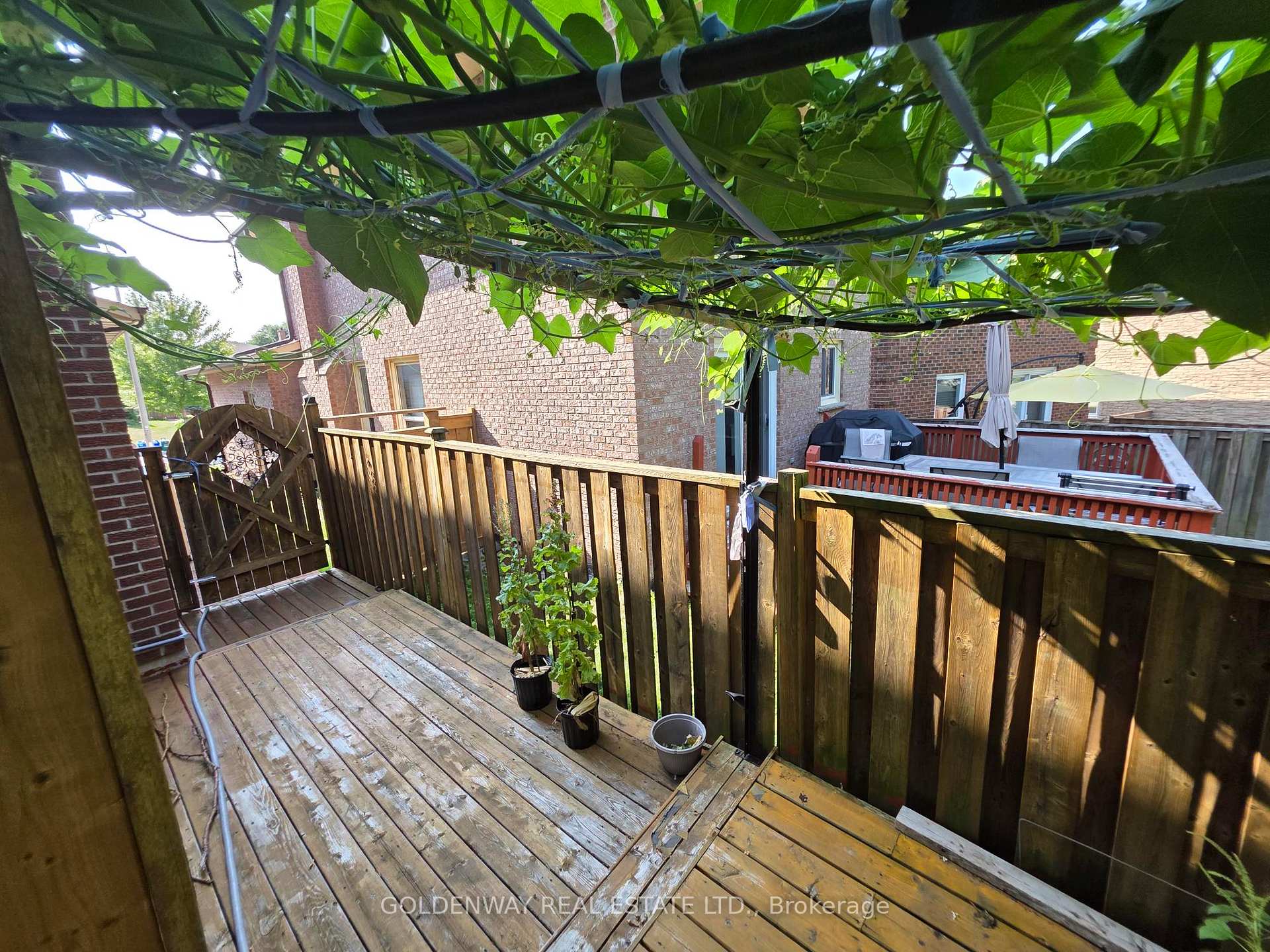 Photo 16 of 129 Major Buttons Drive, Markham, Sherwood-Amberglen — HOMEH