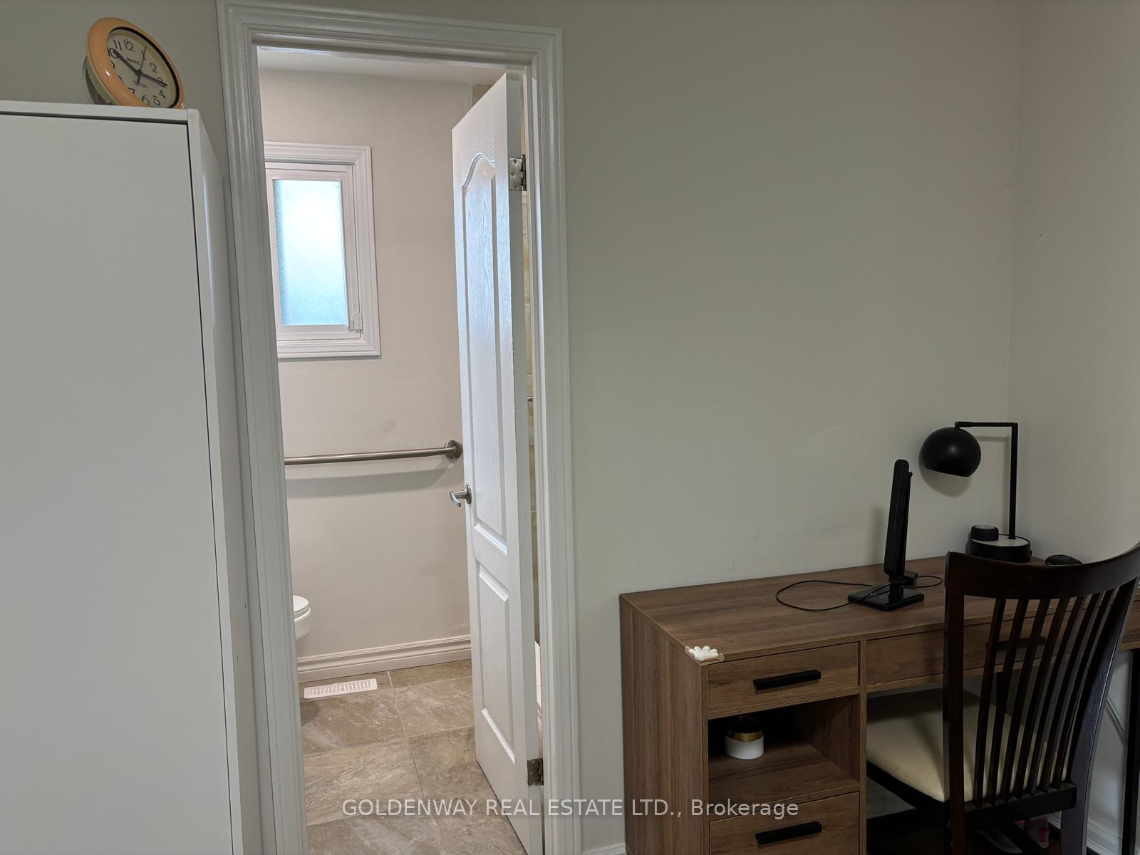 Photo 24 of 129 Major Buttons Drive, Markham, Sherwood-Amberglen — HOMEH