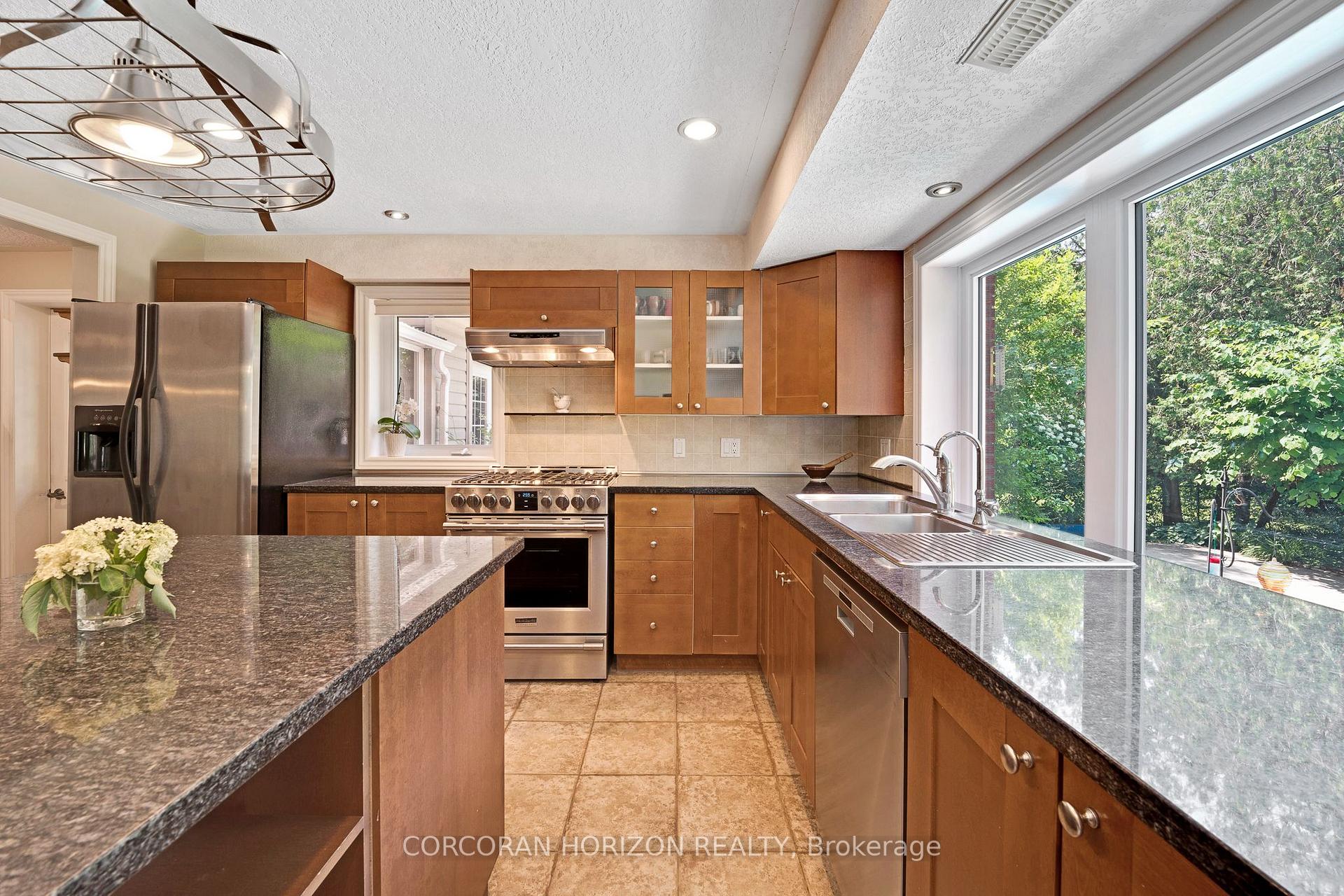Photo 11 of 8 Sunbridge Crescent, Kitchener — HOMEH