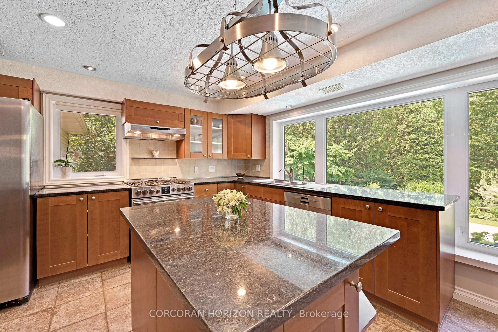 Photo 12 of 8 Sunbridge Crescent, Kitchener — HOMEH