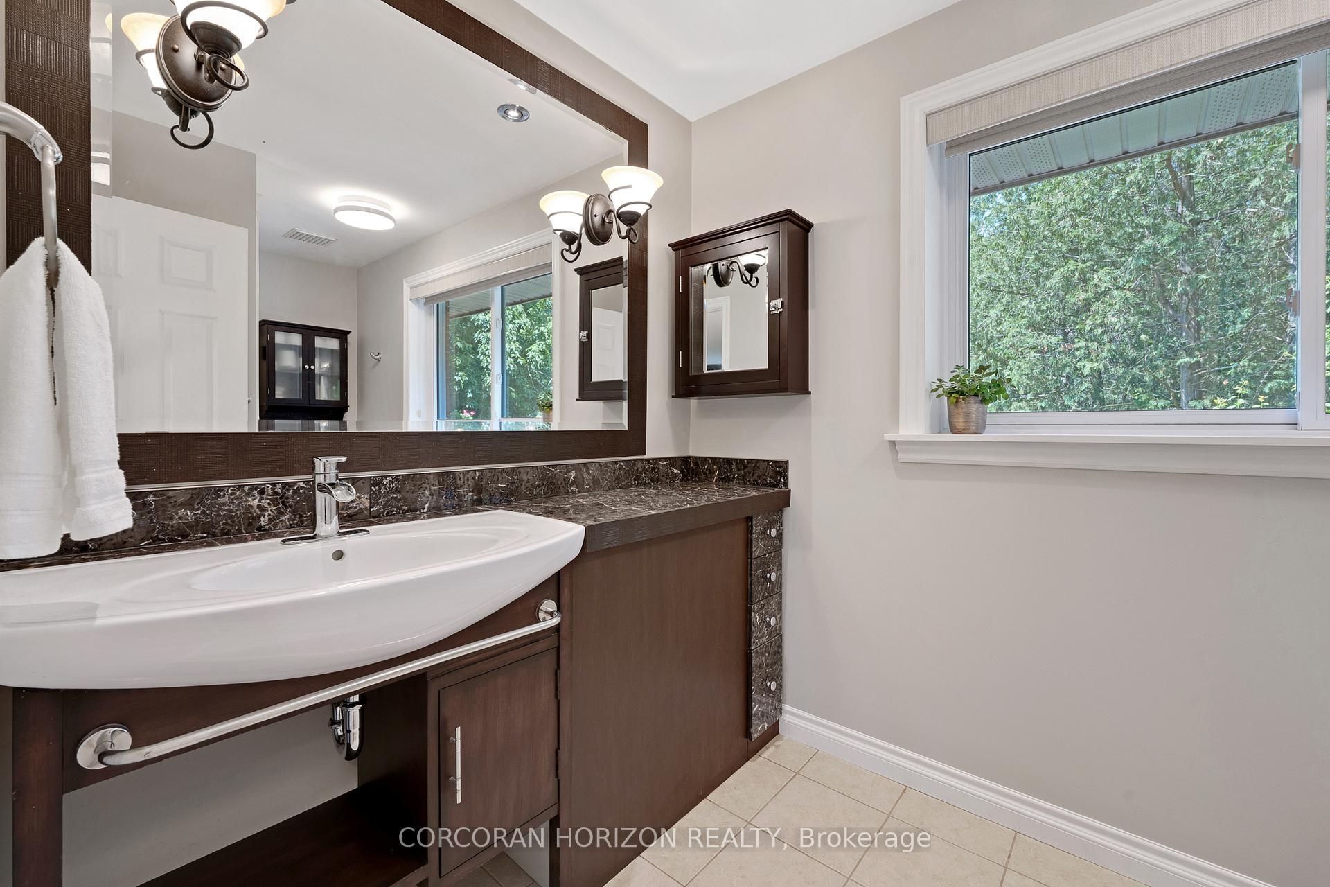 Photo 20 of 8 Sunbridge Crescent, Kitchener — HOMEH