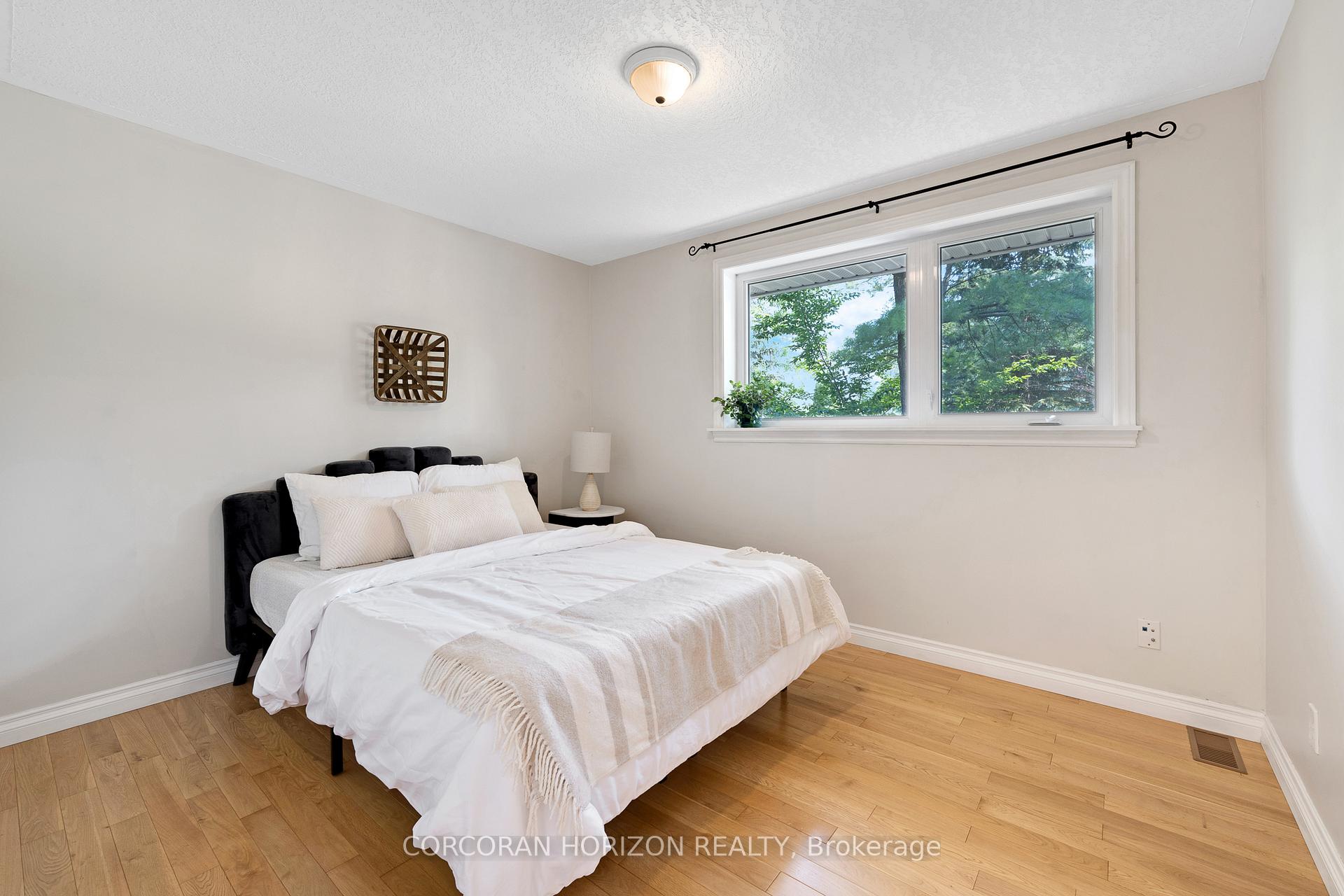 Photo 21 of 8 Sunbridge Crescent, Kitchener — HOMEH