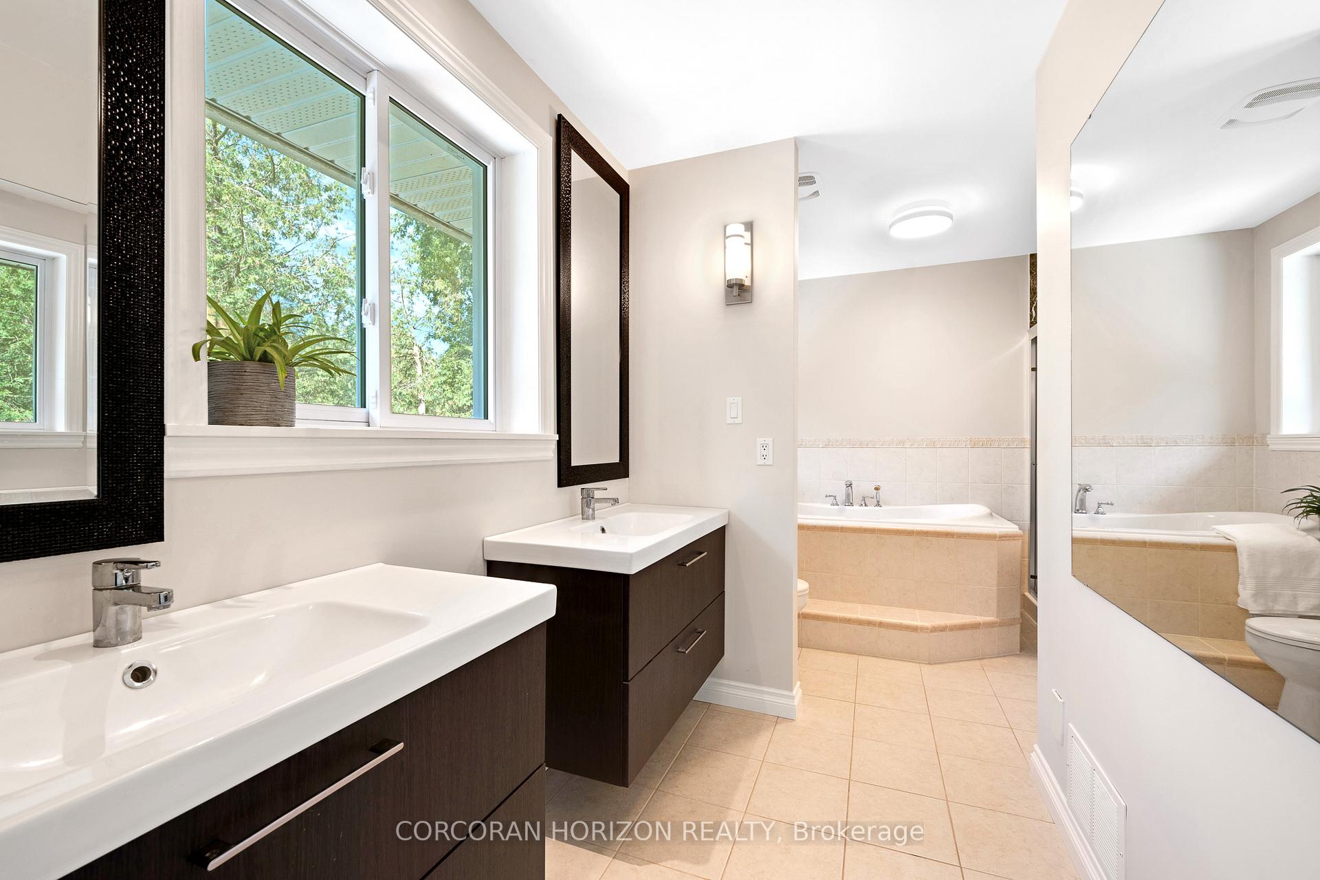 Photo 24 of 8 Sunbridge Crescent, Kitchener — HOMEH