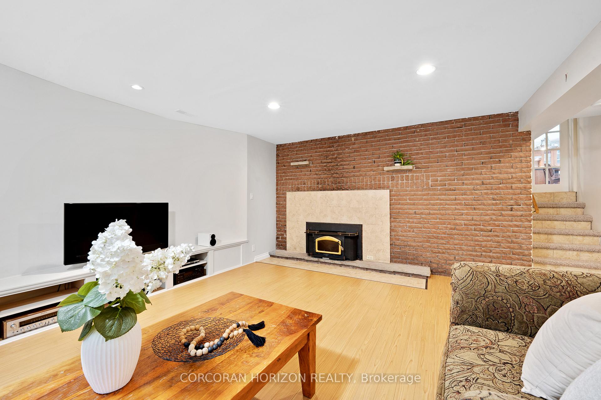 Photo 28 of 8 Sunbridge Crescent, Kitchener — HOMEH