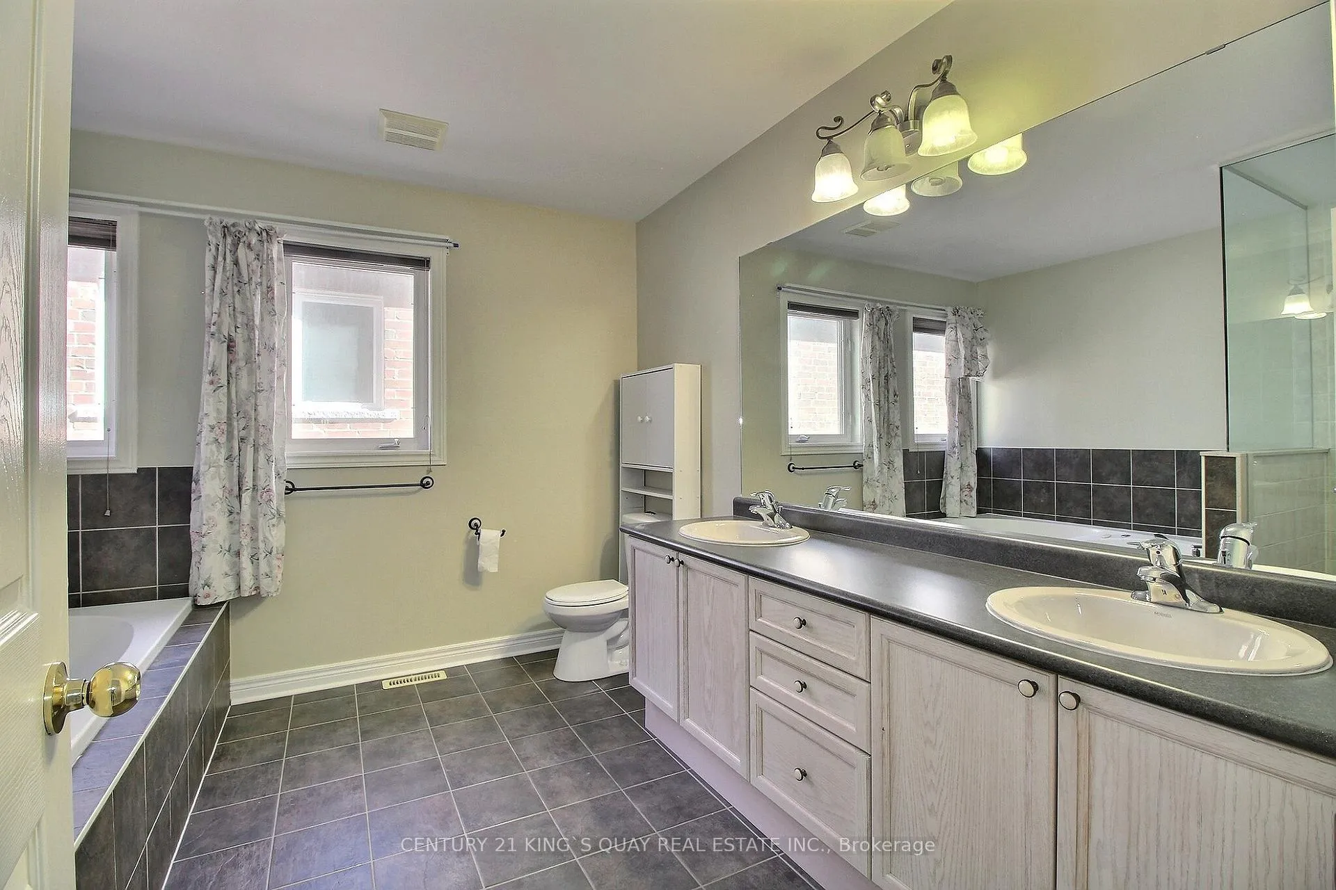 Photo 22 of 60 The Fairways, Markham, Angus Glen — HOMEH