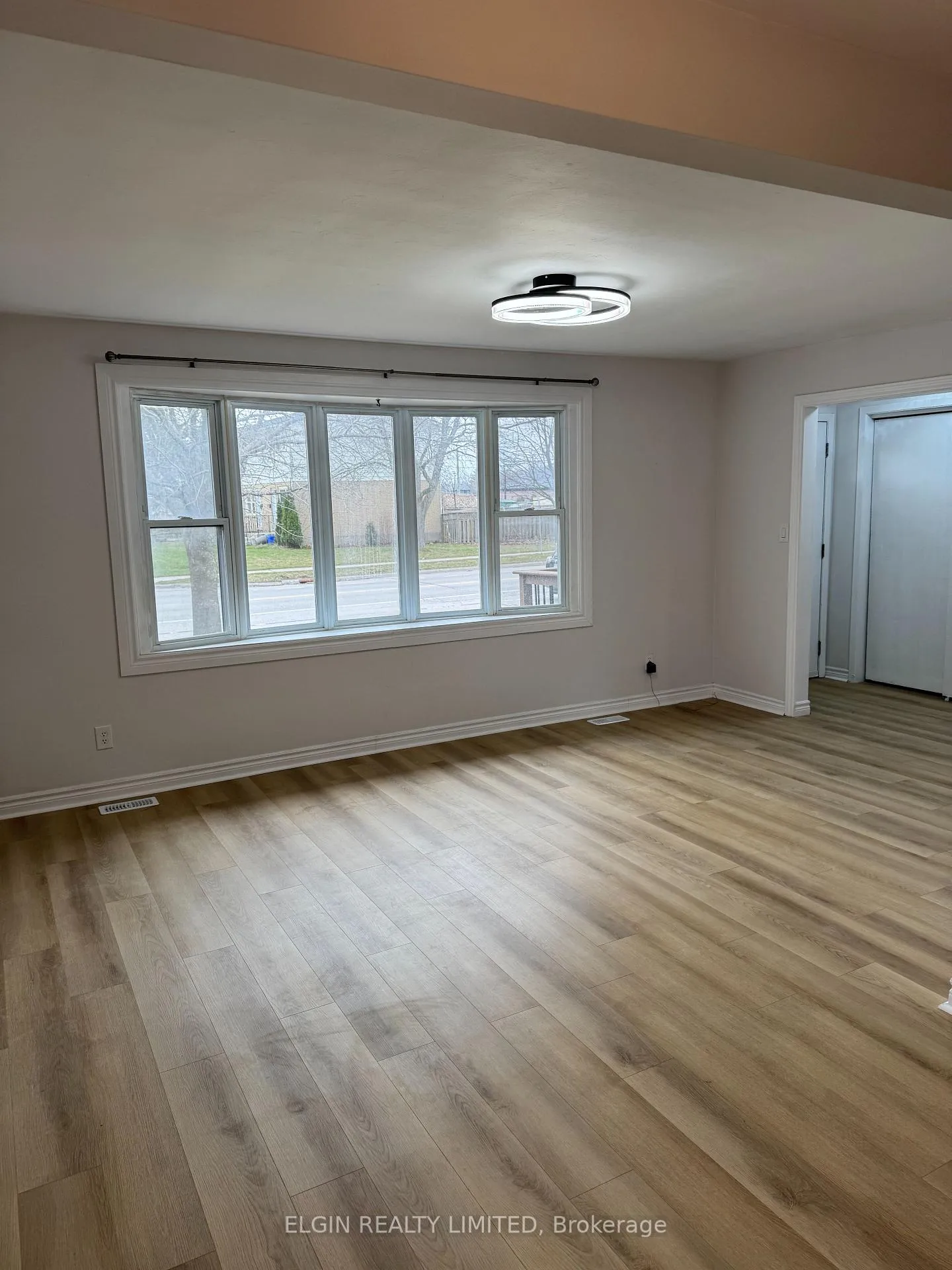 Photo 2 of 213 Highview Drive, St. Thomas — HOMEH