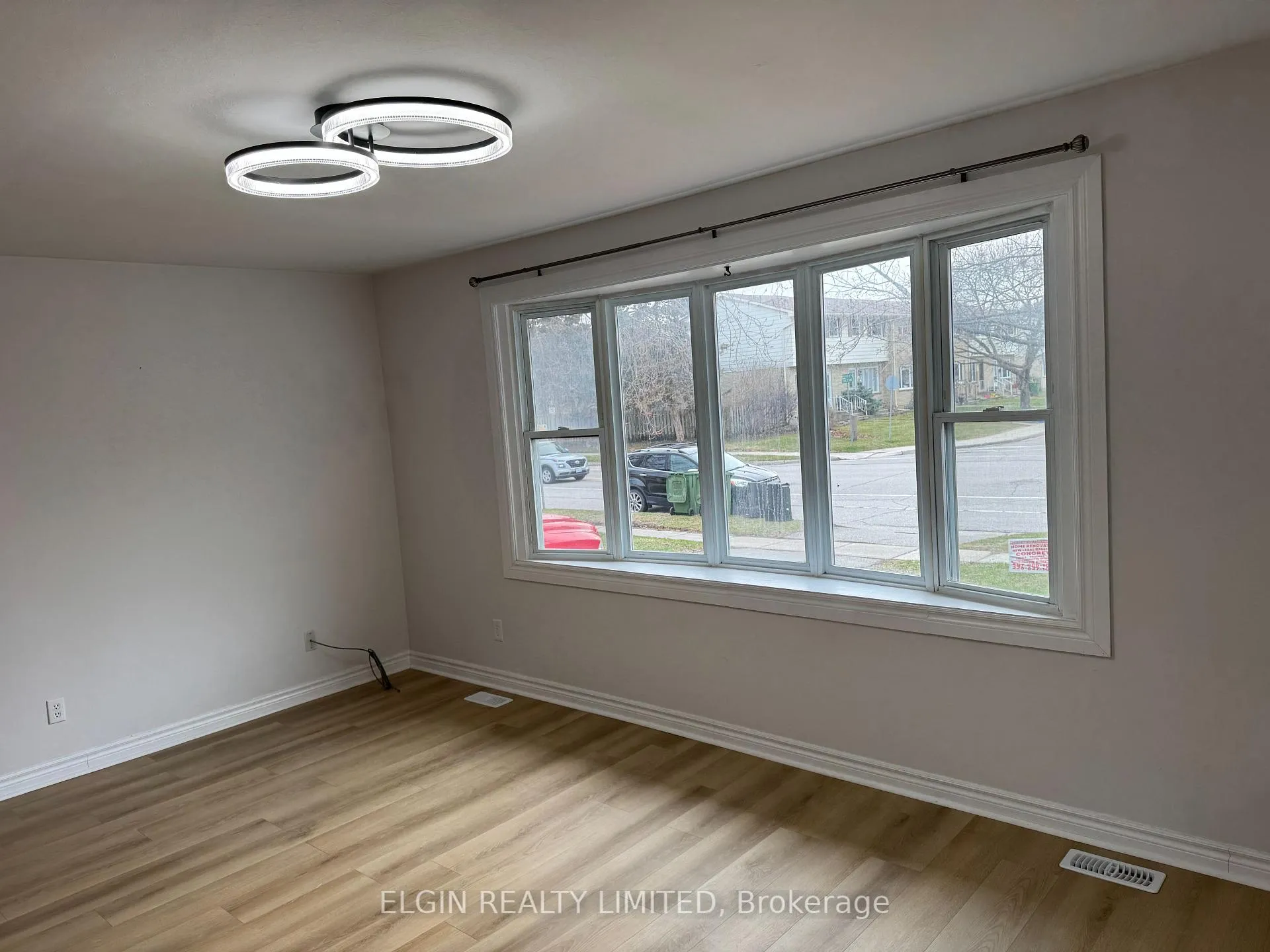 Photo 3 of 213 Highview Drive, St. Thomas — HOMEH