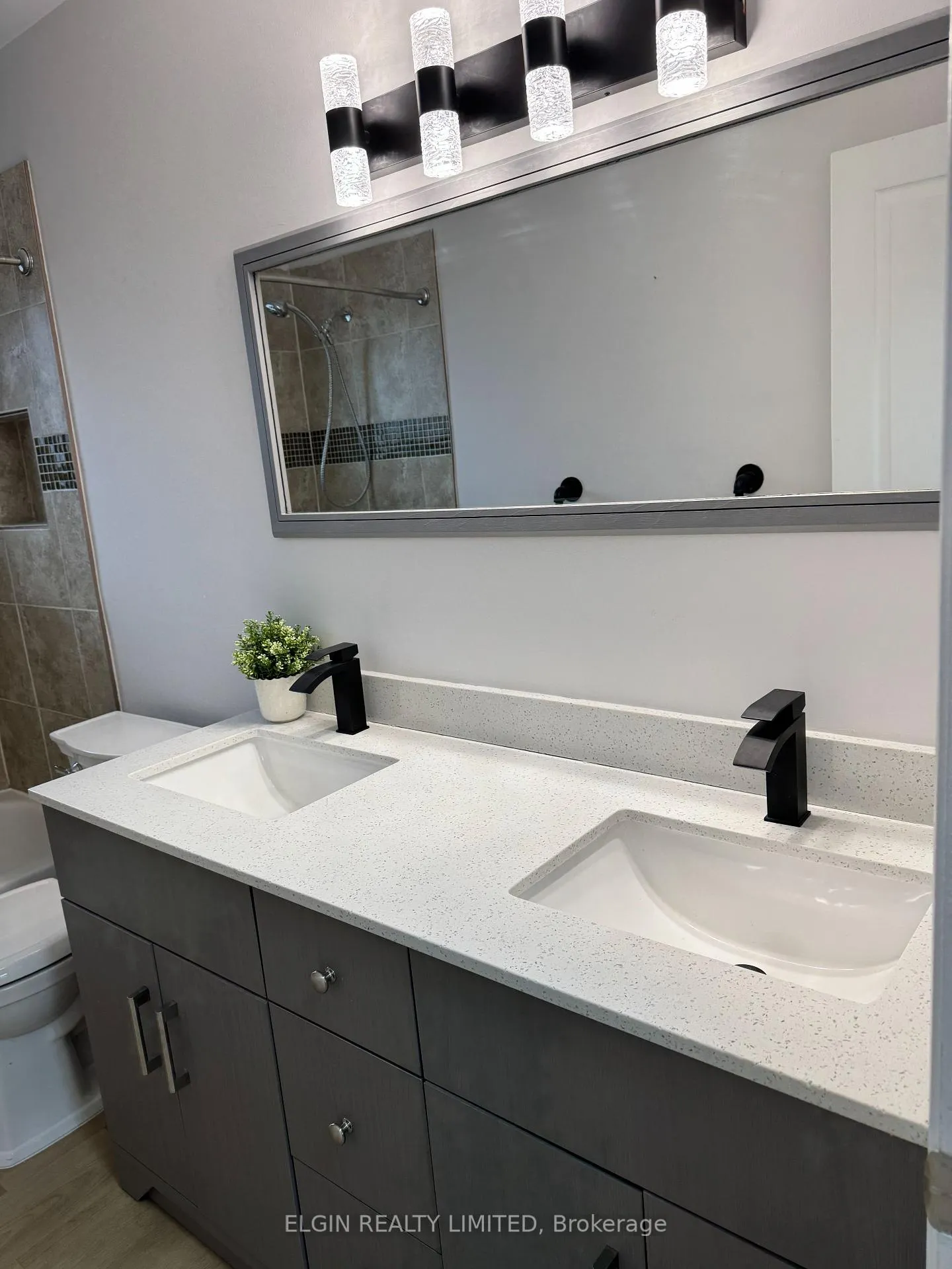Photo 13 of 213 Highview Drive, St. Thomas — HOMEH