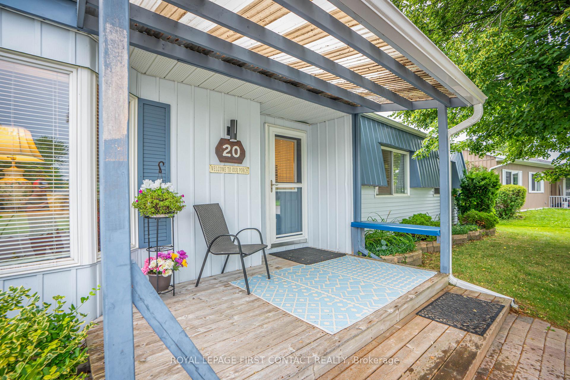 Photo 2 of 20 Comforts Cove, Innisfil, Alcona — HOMEH