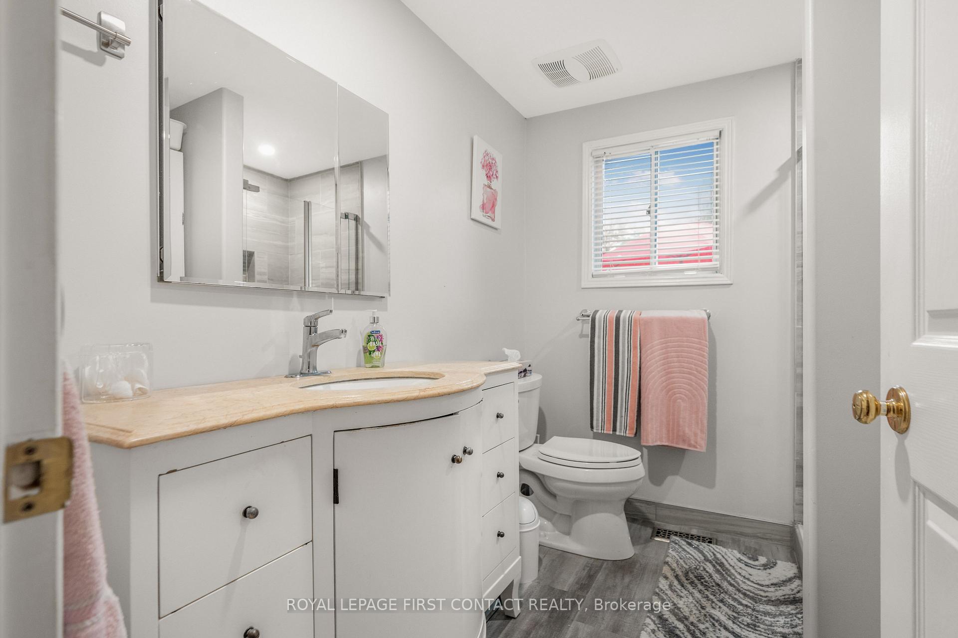 Photo 14 of 20 Comforts Cove, Innisfil, Alcona — HOMEH