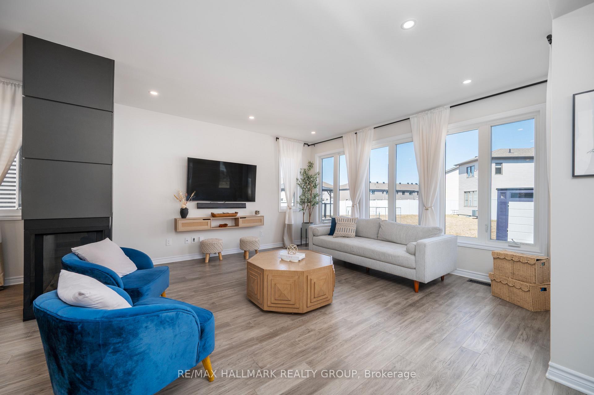 Photo 7 of 59 Defence Street, Ottawa, Kanata - Emerald Meadows/Trailwest — HOMEH