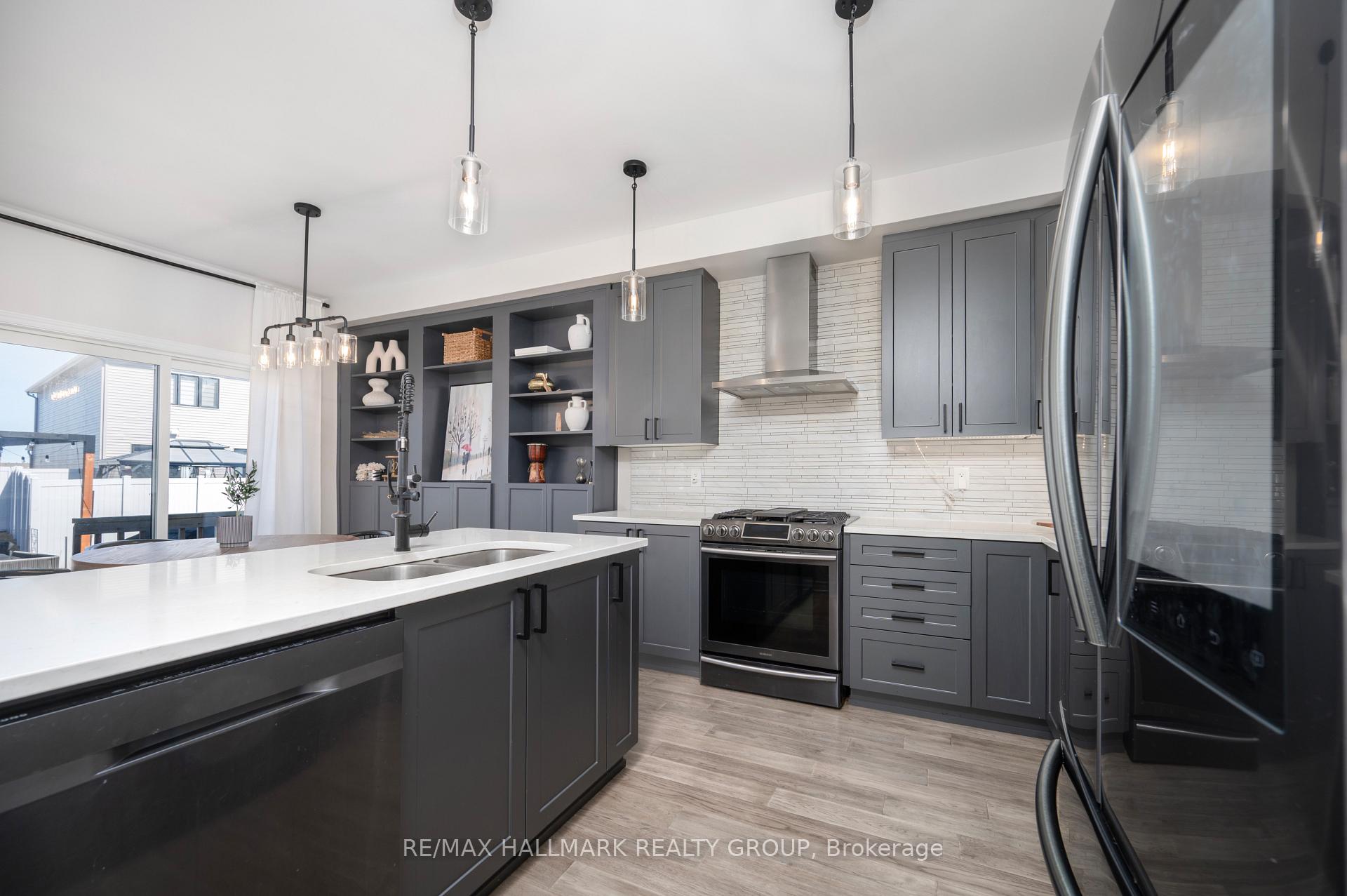 Photo 9 of 59 Defence Street, Ottawa, Kanata - Emerald Meadows/Trailwest — HOMEH