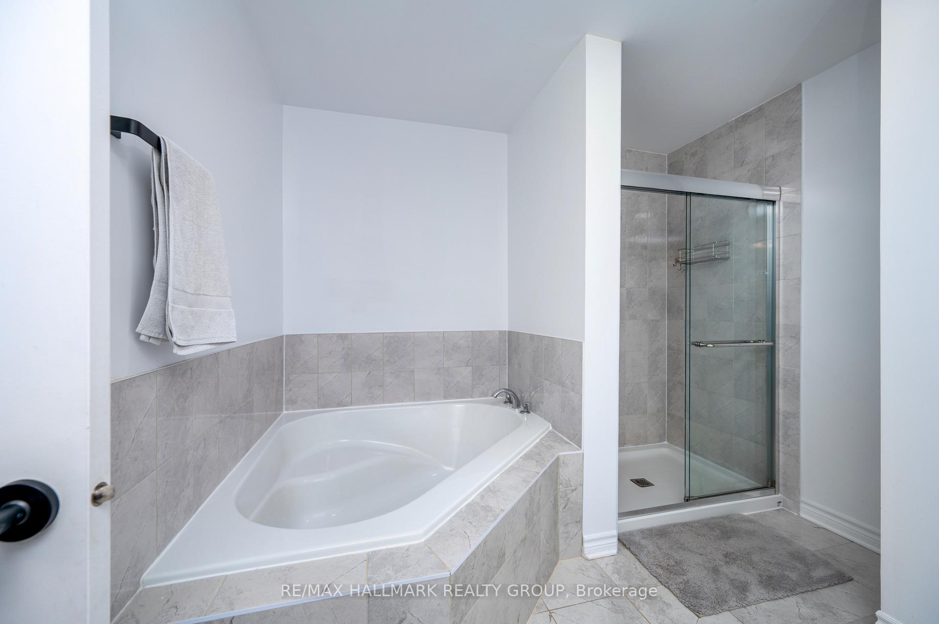 Photo 16 of 59 Defence Street, Ottawa, Kanata - Emerald Meadows/Trailwest — HOMEH
