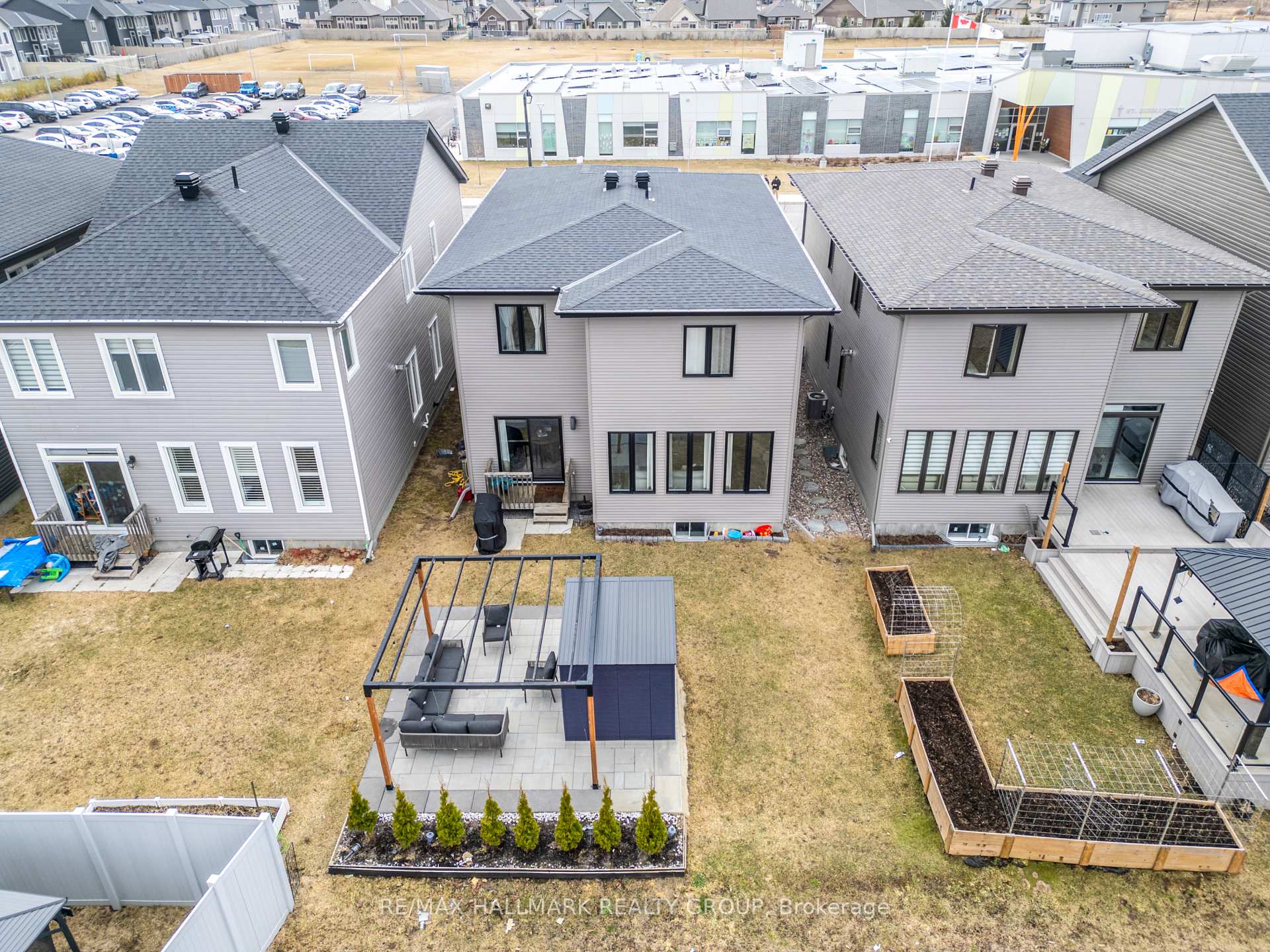 Photo 33 of 59 Defence Street, Ottawa, Kanata - Emerald Meadows/Trailwest — HOMEH