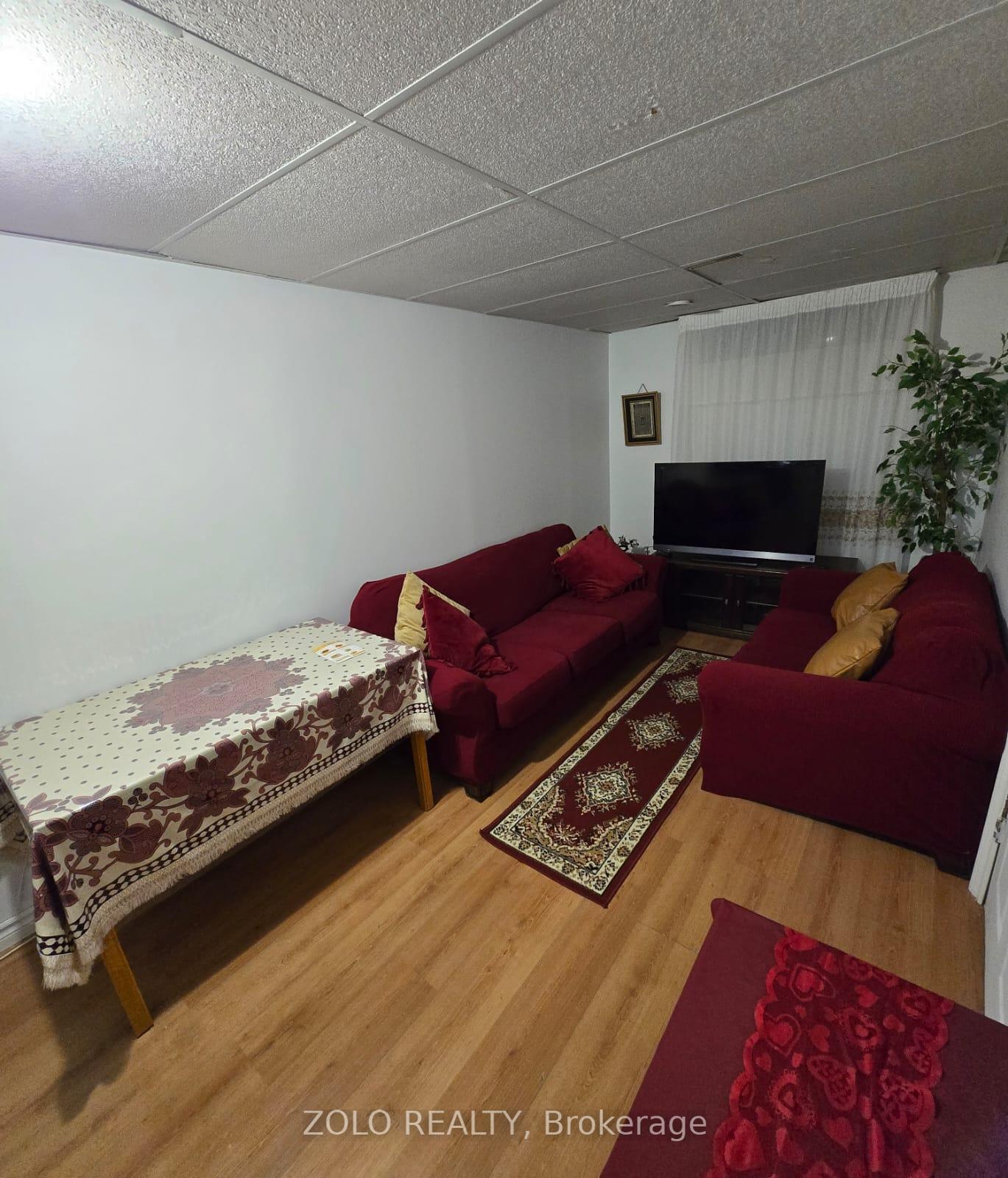 Photo 2 of 283 Grey Fox Drive, Kitchener — HOMEH
