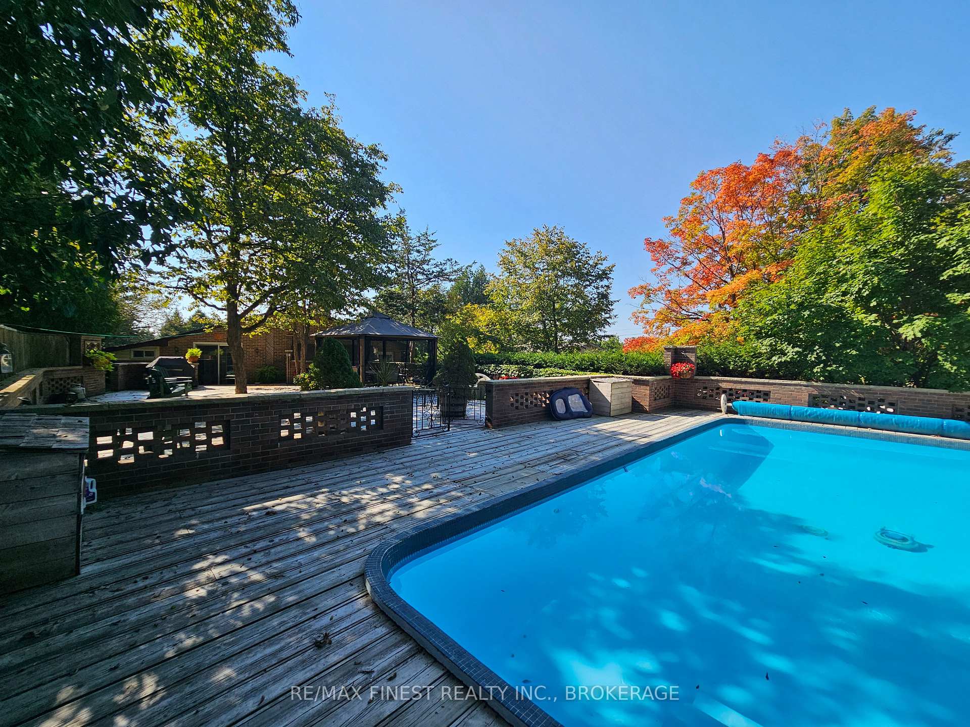 Photo 12 of 23 Brooklands Park Avenue, Loyalist, Lennox and Addington - South — HOMEH
