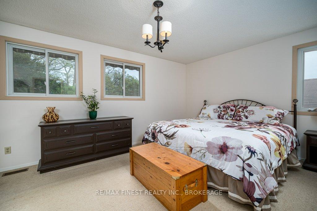 Photo 27 of 23 Brooklands Park Avenue, Loyalist, Lennox and Addington - South — HOMEH