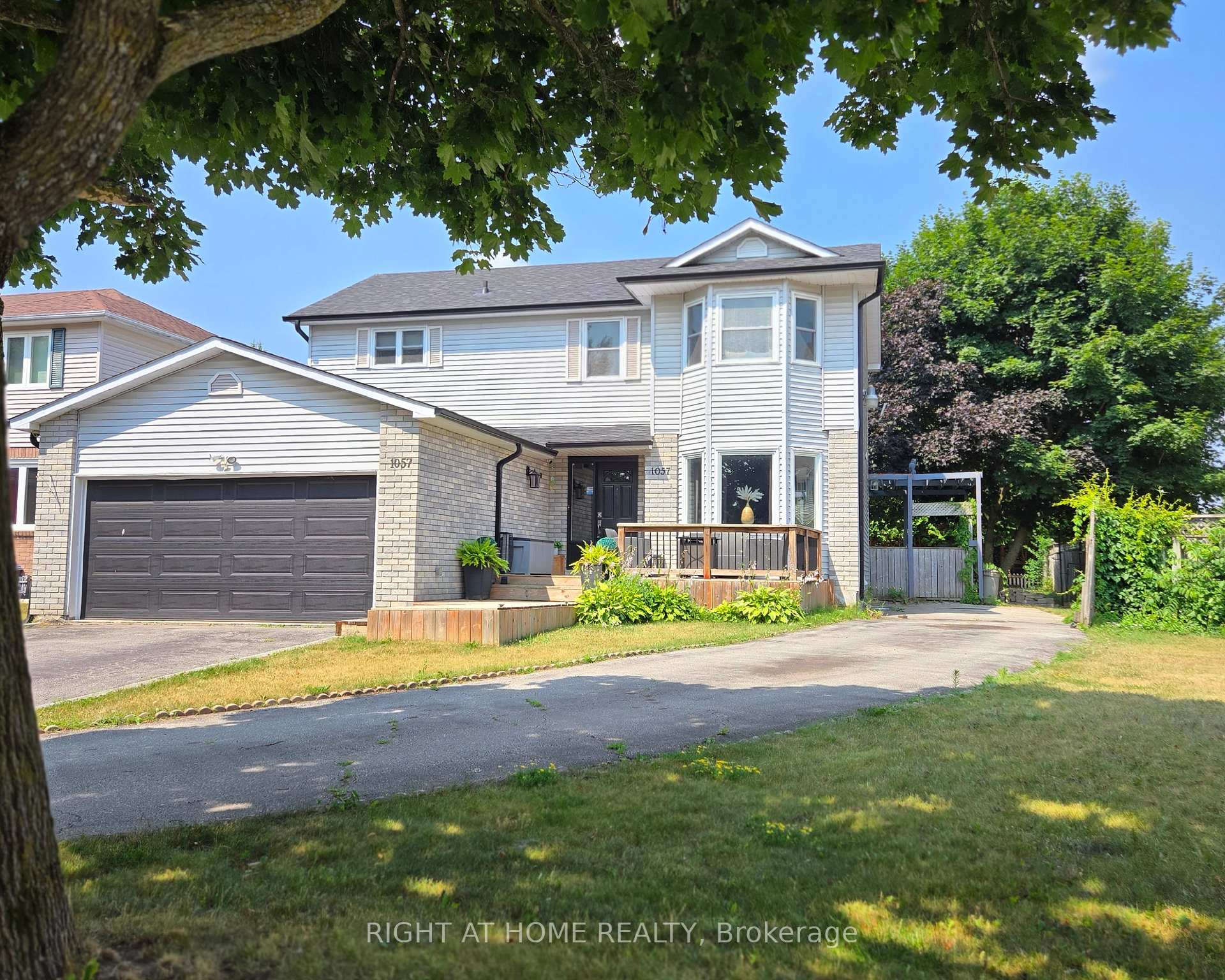 Photo 2 of 1057 Vance Crescent, Innisfil, Alcona — HOMEH