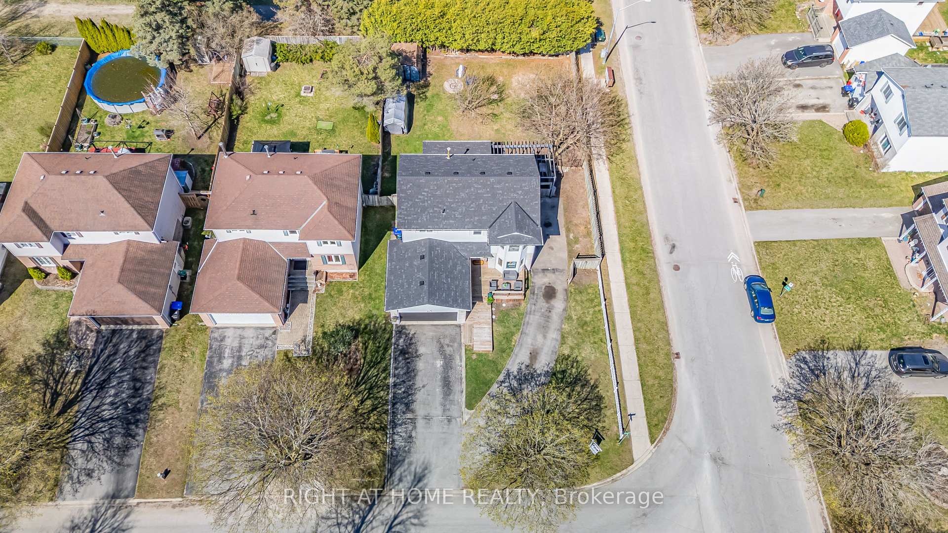 Photo 3 of 1057 Vance Crescent, Innisfil, Alcona — HOMEH
