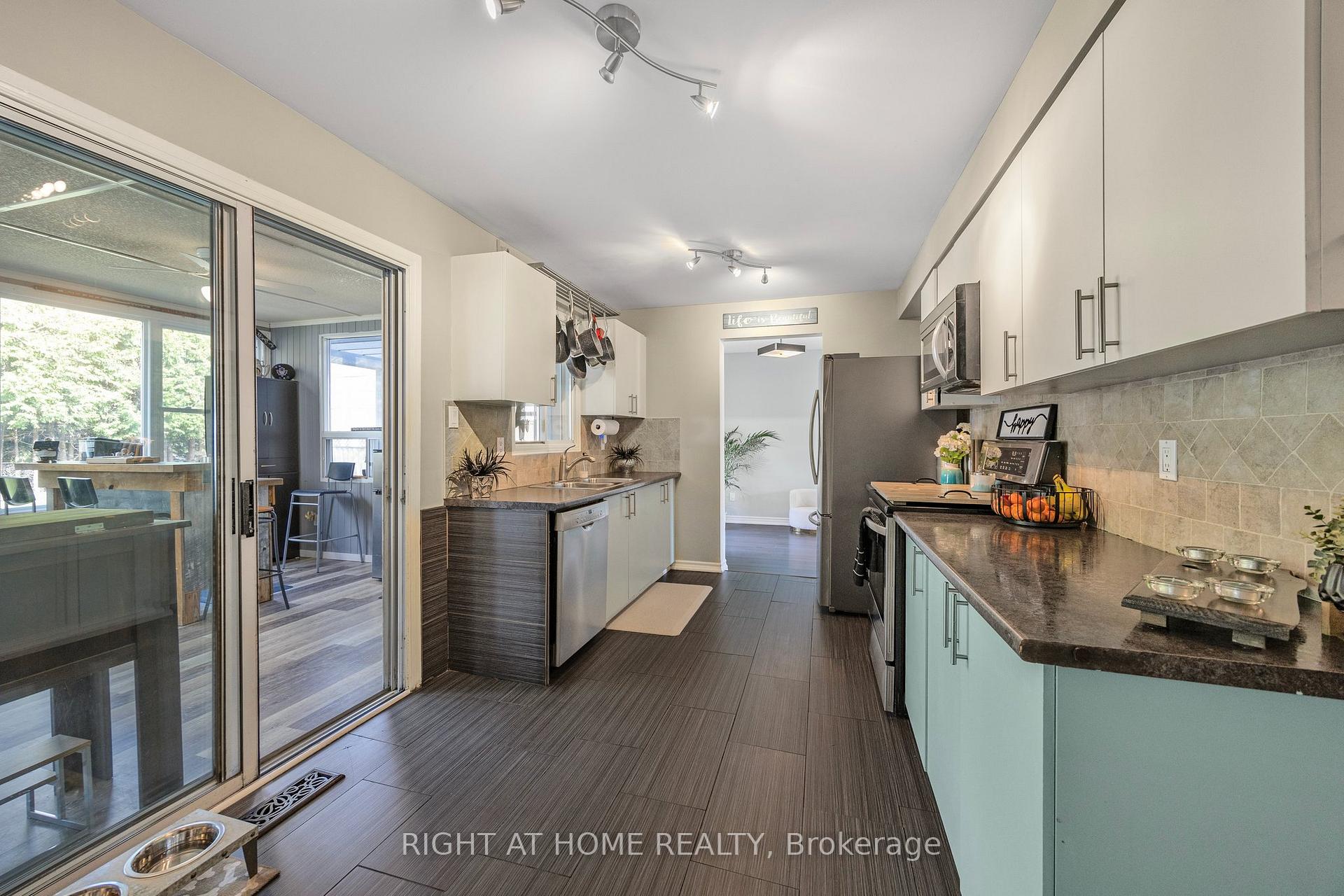 Photo 14 of 1057 Vance Crescent, Innisfil, Alcona — HOMEH