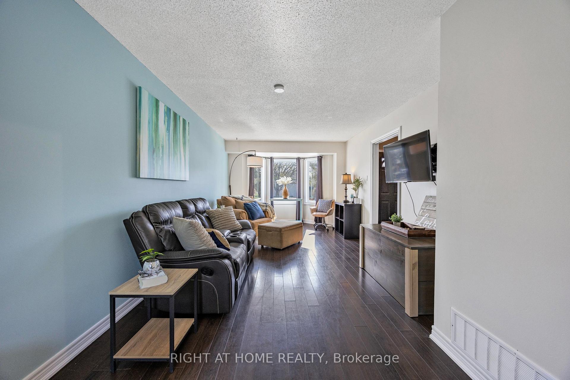 Photo 18 of 1057 Vance Crescent, Innisfil, Alcona — HOMEH