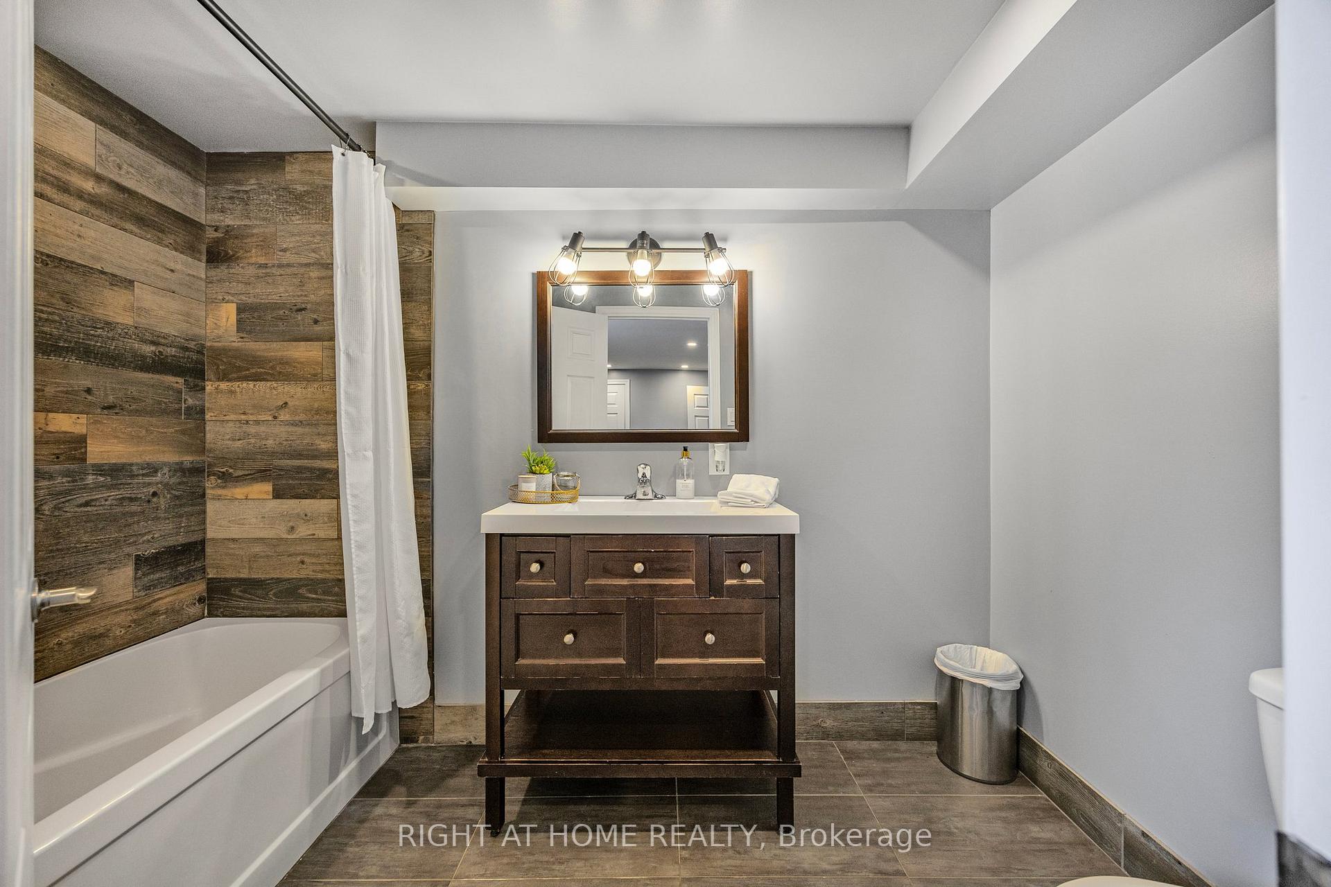 Photo 25 of 1057 Vance Crescent, Innisfil, Alcona — HOMEH