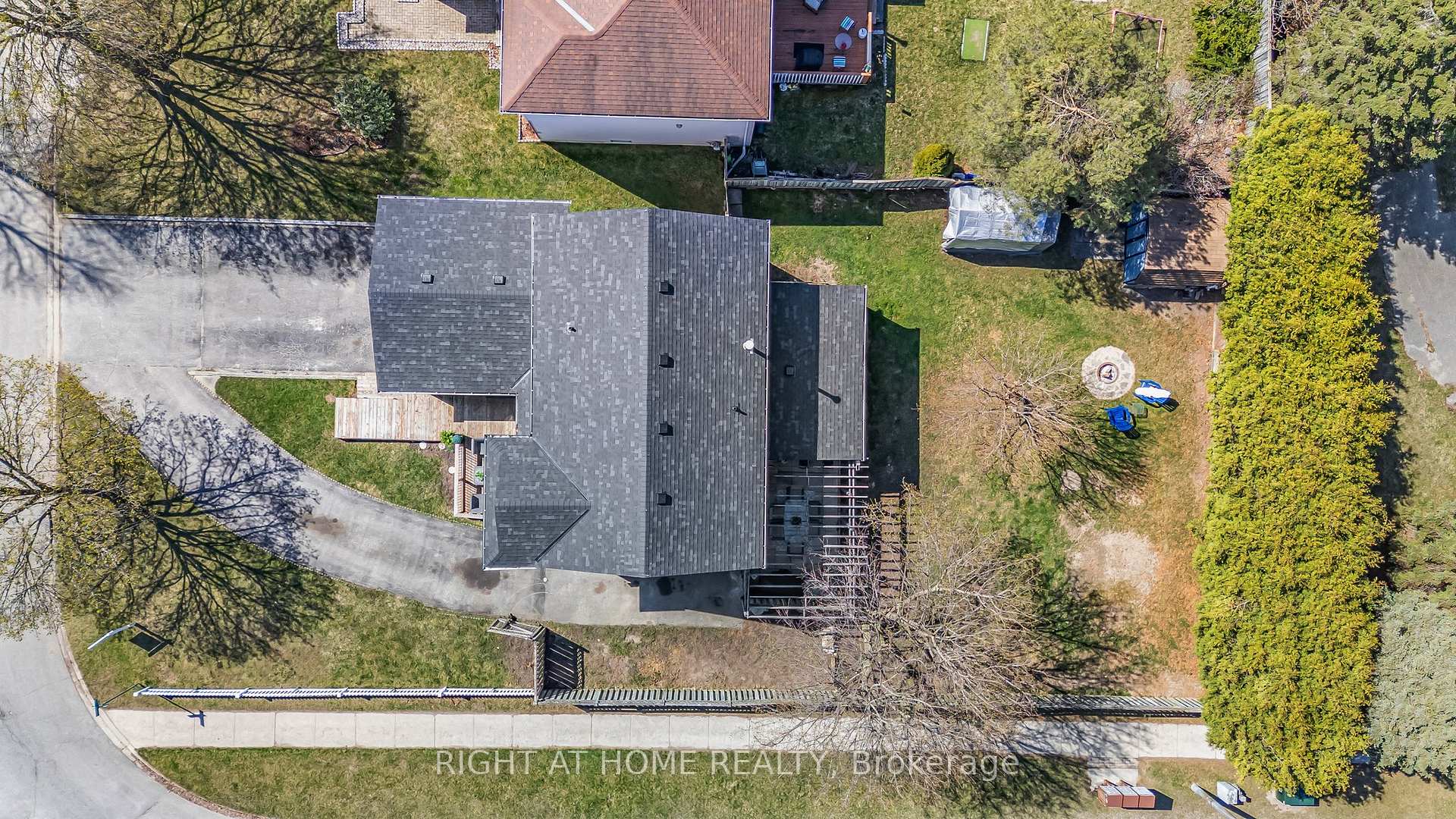 Photo 42 of 1057 Vance Crescent, Innisfil, Alcona — HOMEH