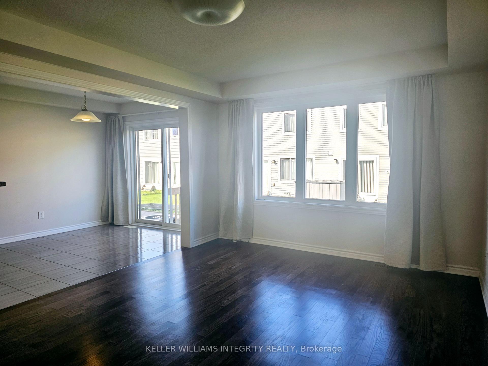 Photo 5 of 568 Roundleaf Way, Ottawa, Kanata - Emerald Meadows/Trailwest — HOMEH