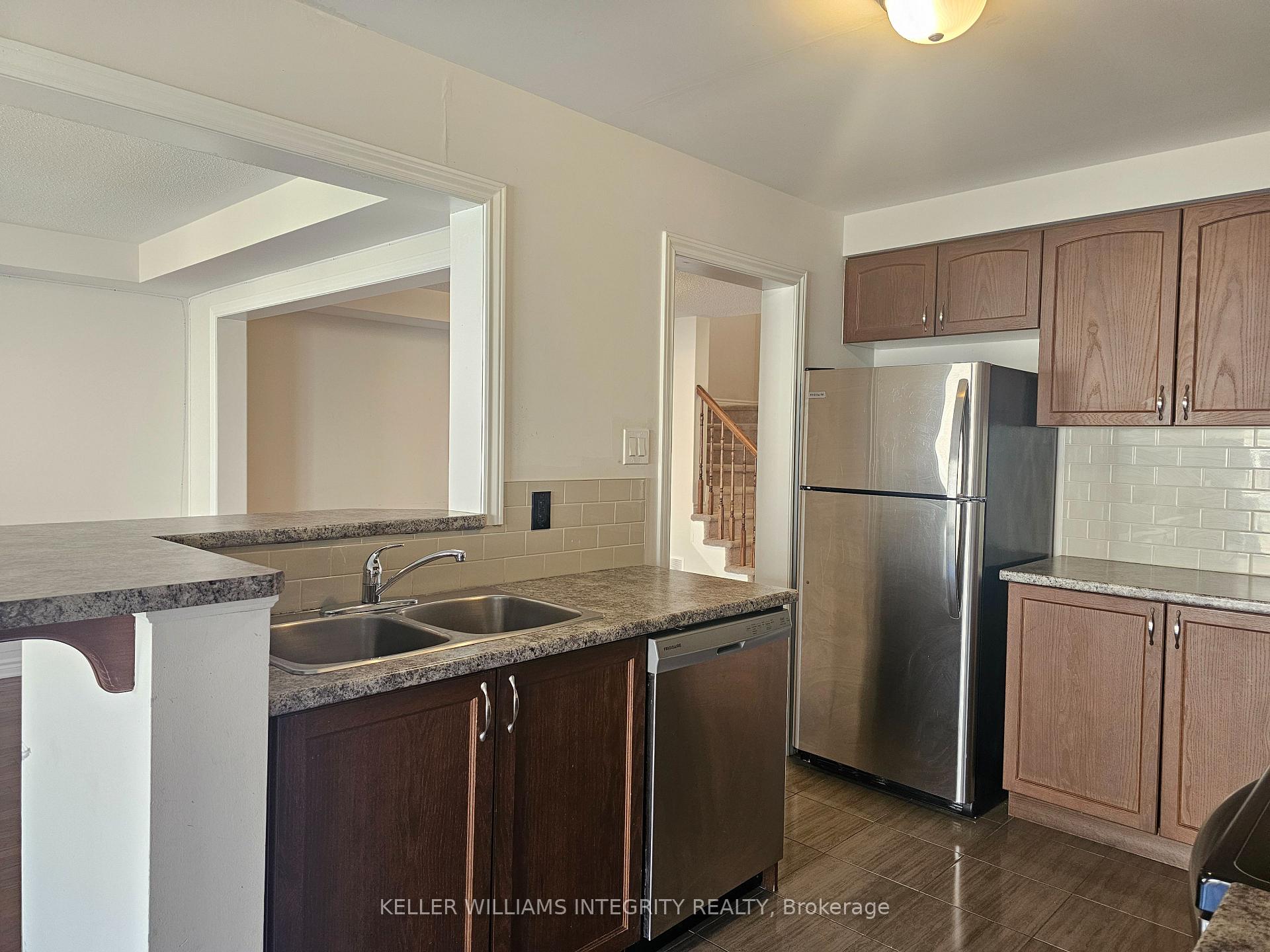 Photo 9 of 568 Roundleaf Way, Ottawa, Kanata - Emerald Meadows/Trailwest — HOMEH