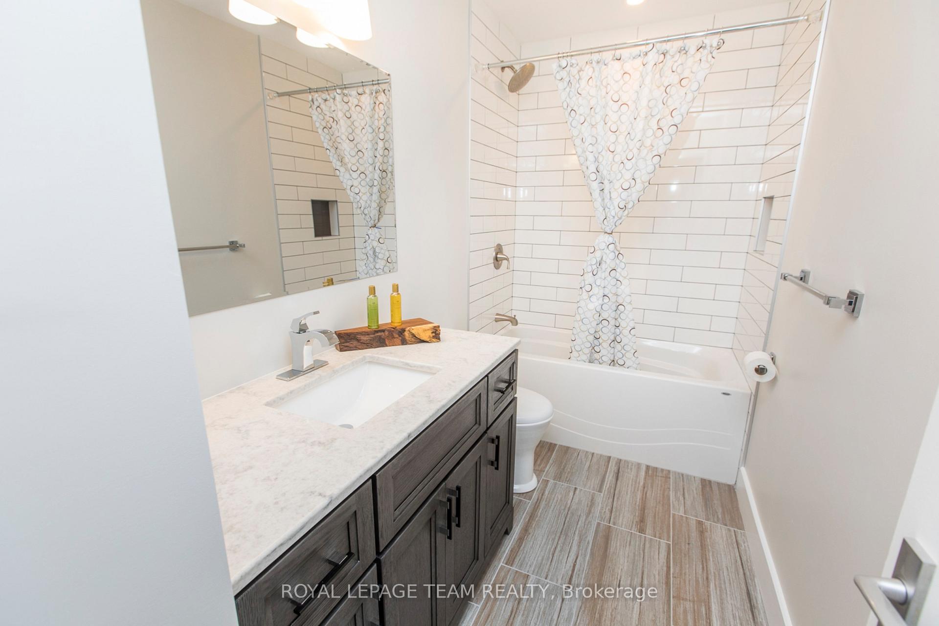 Photo 34 of 8 Kingsford Crescent, Ottawa, Kanata - Beaverbrook — HOMEH