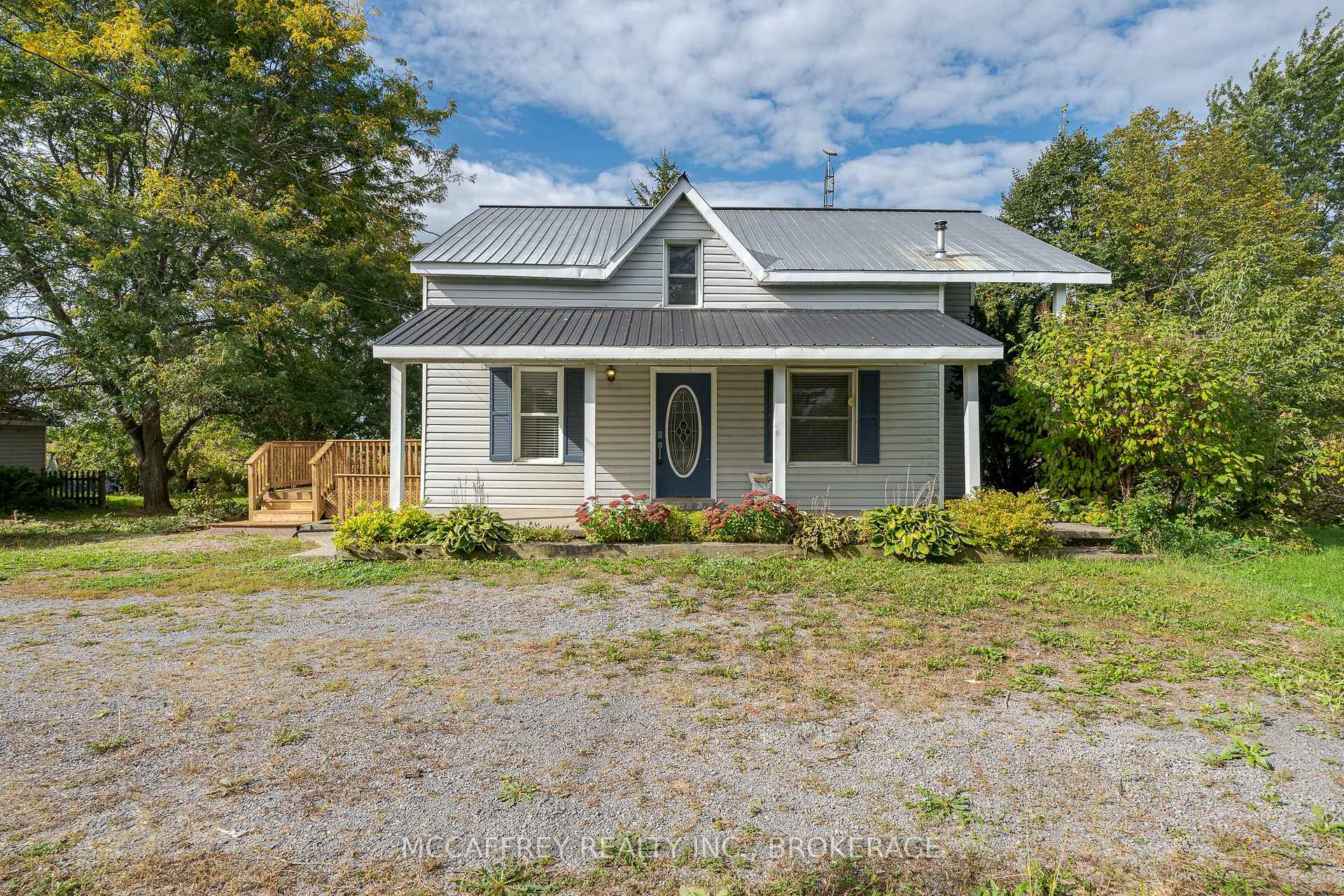 Front of 1112 County Rd 7