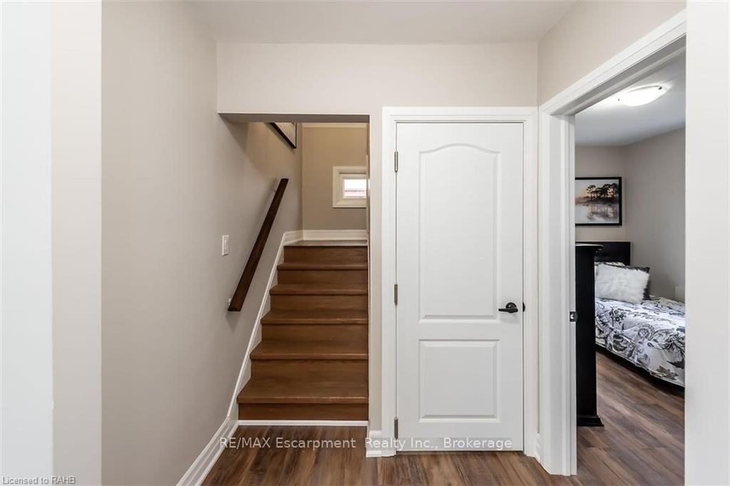 Photo 7 of Unit Lower Unit, 153 East 33rd Street E, Hamilton, Raleigh — HOMEH