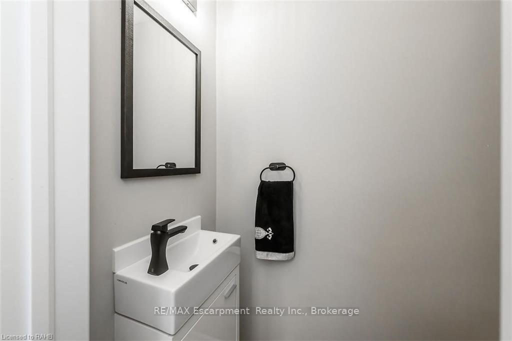 Photo 8 of Unit Lower Unit, 153 East 33rd Street E, Hamilton, Raleigh — HOMEH