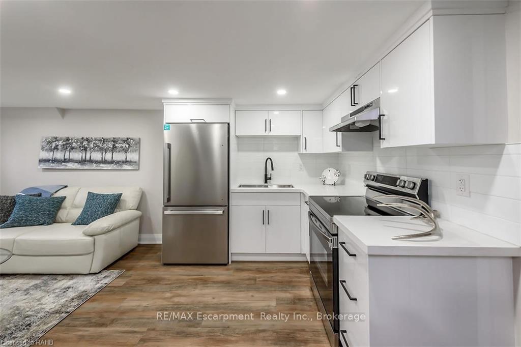 Photo 9 of Unit Lower Unit, 153 East 33rd Street E, Hamilton, Raleigh — HOMEH