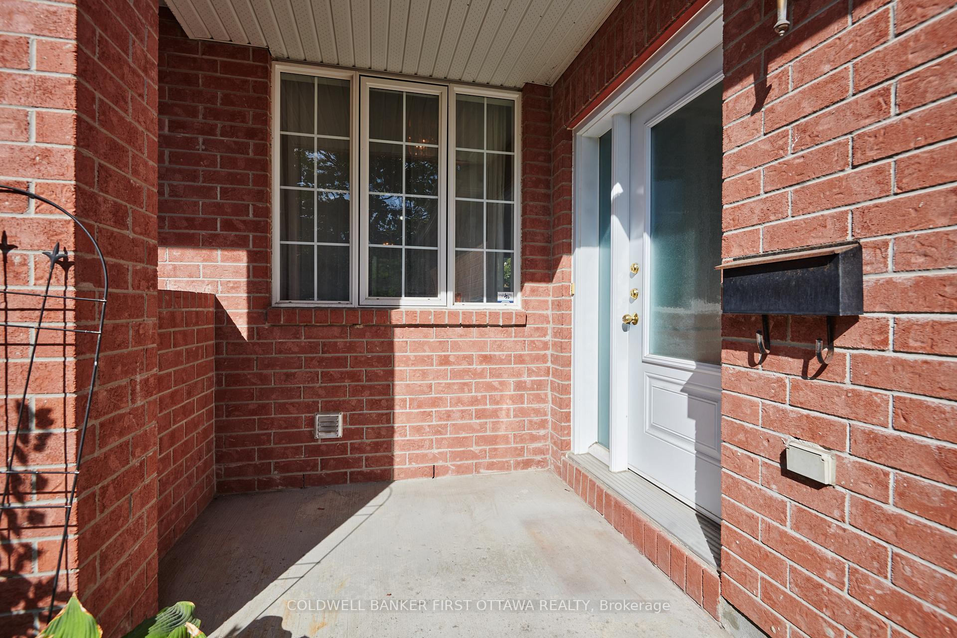 Photo 4 of 16 Angus Drive, Ottawa, Kanata - Katimavik — HOMEH