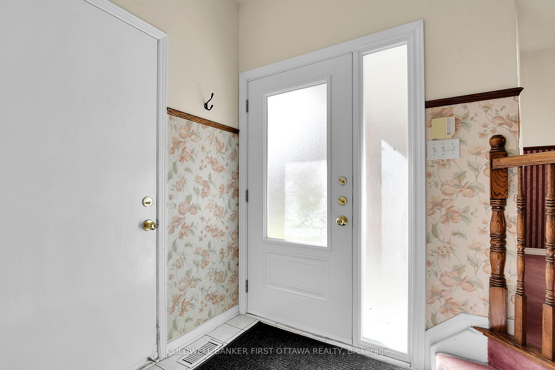 Photo 5 of 16 Angus Drive, Ottawa, Kanata - Katimavik — HOMEH