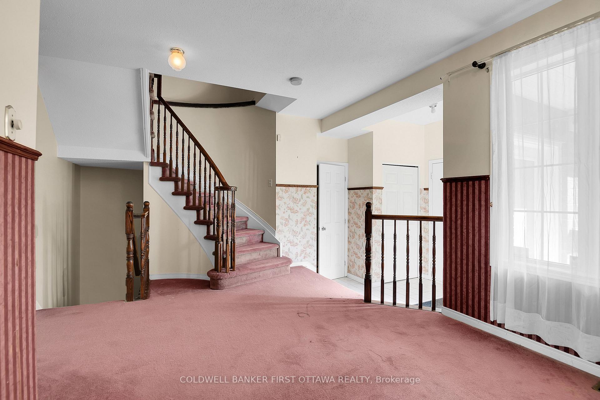 Photo 14 of 16 Angus Drive, Ottawa, Kanata - Katimavik — HOMEH