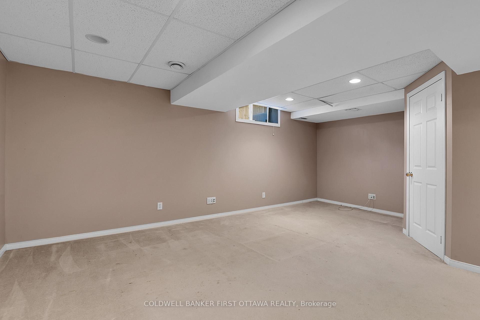 Photo 30 of 16 Angus Drive, Ottawa, Kanata - Katimavik — HOMEH