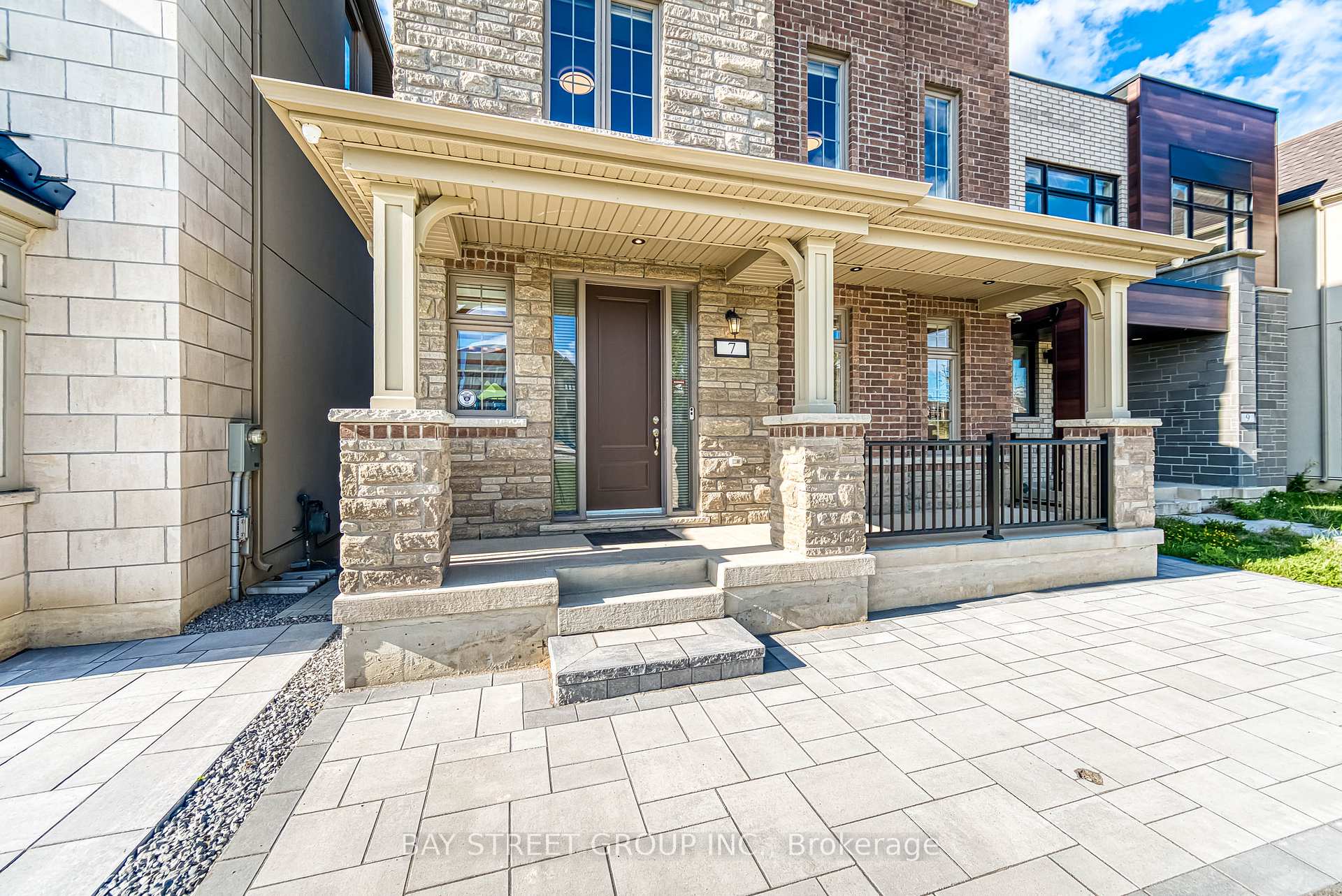 Photo 3 of 7 Kohn Lane, Markham, Angus Glen — HOMEH
