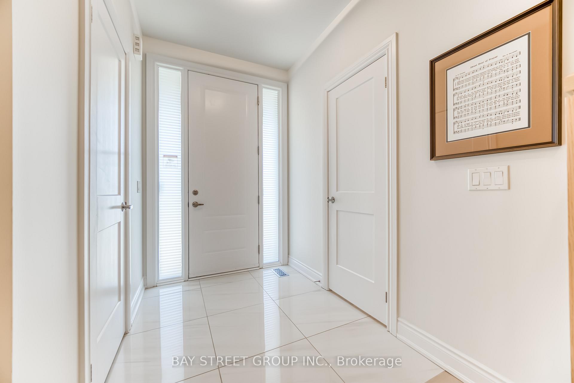 Photo 5 of 7 Kohn Lane, Markham, Angus Glen — HOMEH