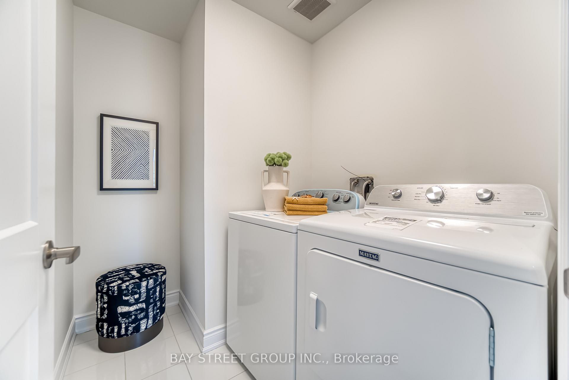 Photo 34 of 7 Kohn Lane, Markham, Angus Glen — HOMEH