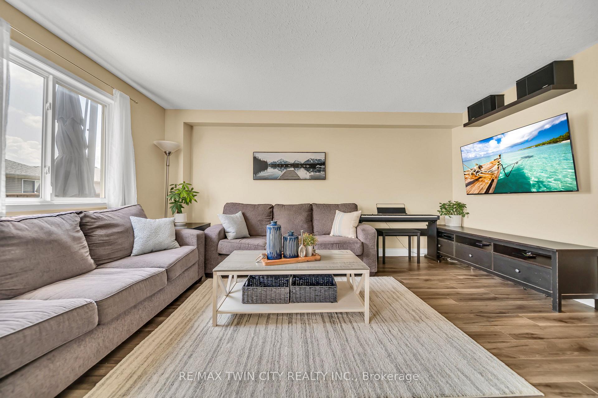 Photo 4 of 156 Prosperity Drive, Kitchener — HOMEH