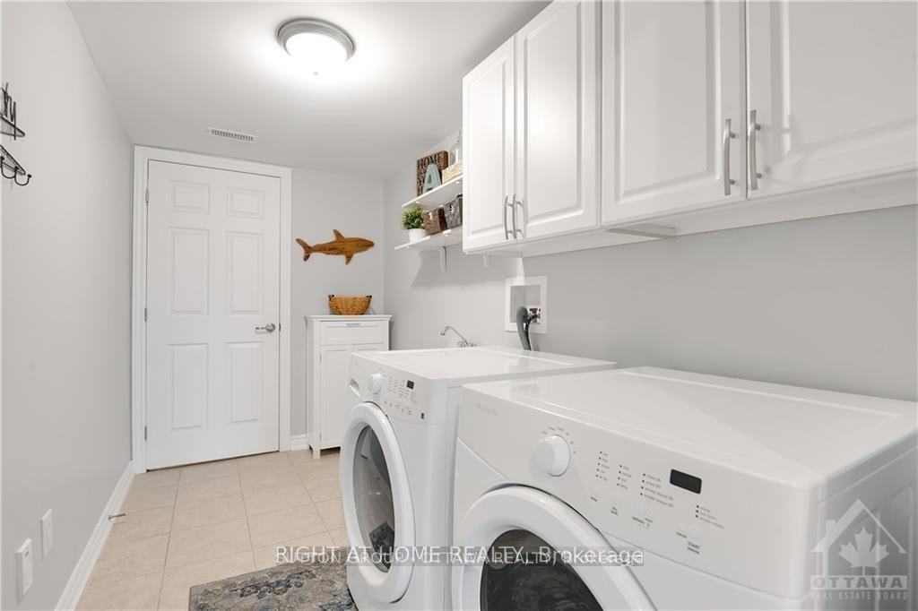 Photo 5 of 593 Foxlight Circle, Ottawa, Kanata - Emerald Meadows/Trailwest — HOMEH