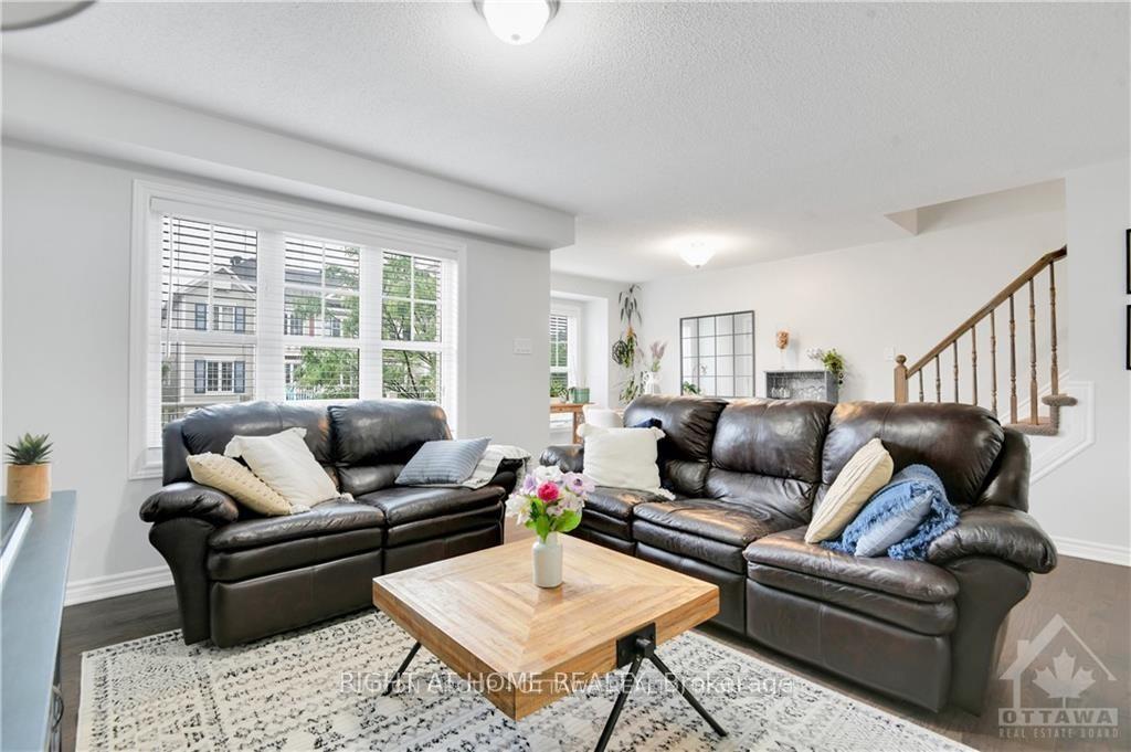Photo 7 of 593 Foxlight Circle, Ottawa, Kanata - Emerald Meadows/Trailwest — HOMEH