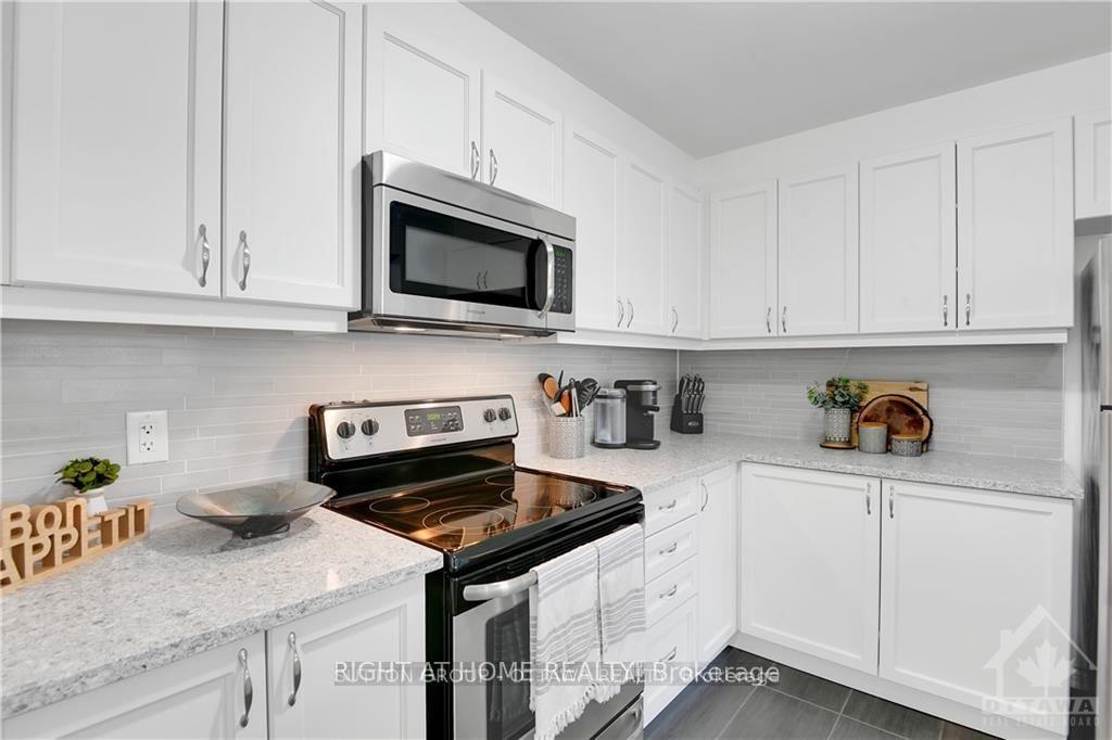 Photo 13 of 593 Foxlight Circle, Ottawa, Kanata - Emerald Meadows/Trailwest — HOMEH