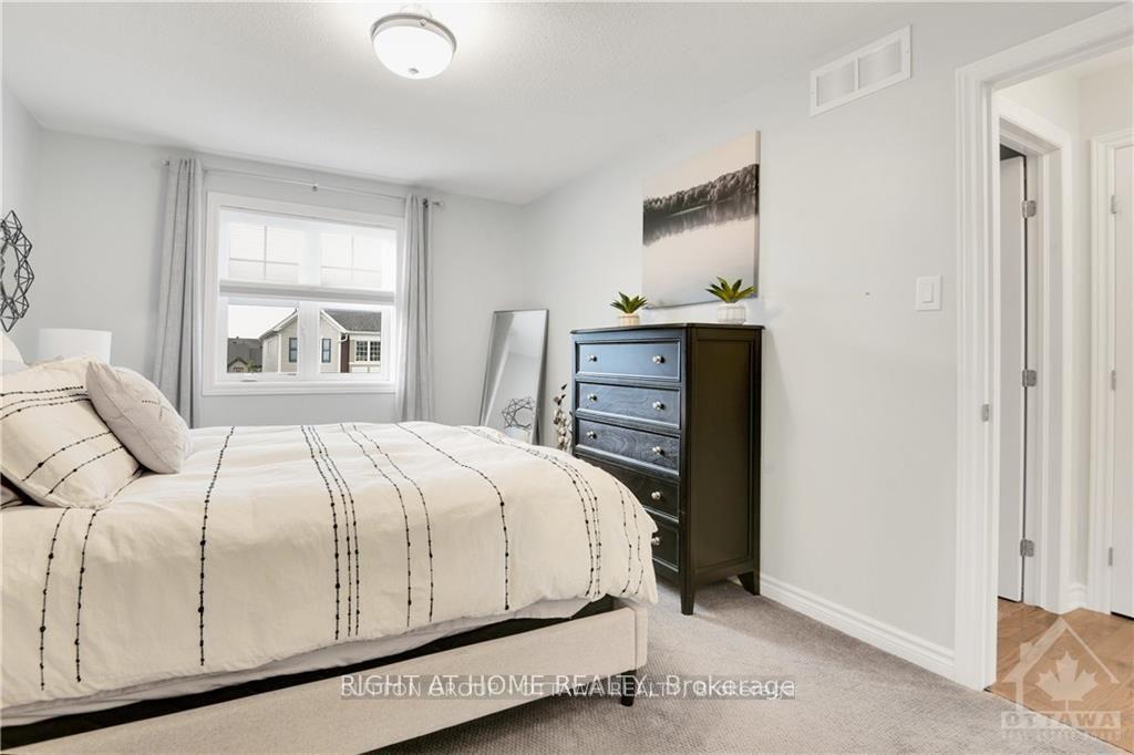 Photo 18 of 593 Foxlight Circle, Ottawa, Kanata - Emerald Meadows/Trailwest — HOMEH