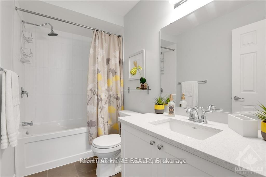 Photo 21 of 593 Foxlight Circle, Ottawa, Kanata - Emerald Meadows/Trailwest — HOMEH