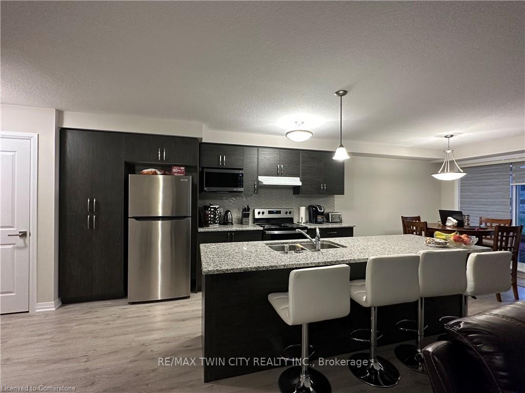 Photo 11 of 15 Valencia Avenue, Kitchener — HOMEH